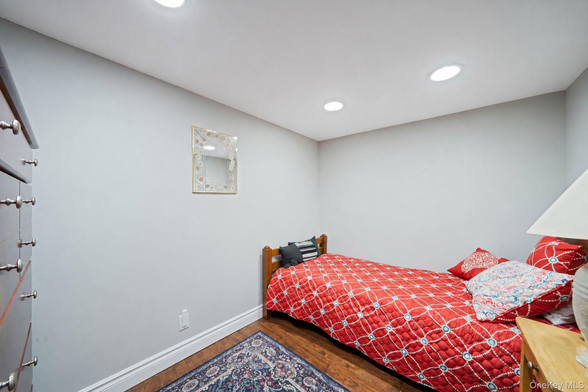 12 Knoll Crest