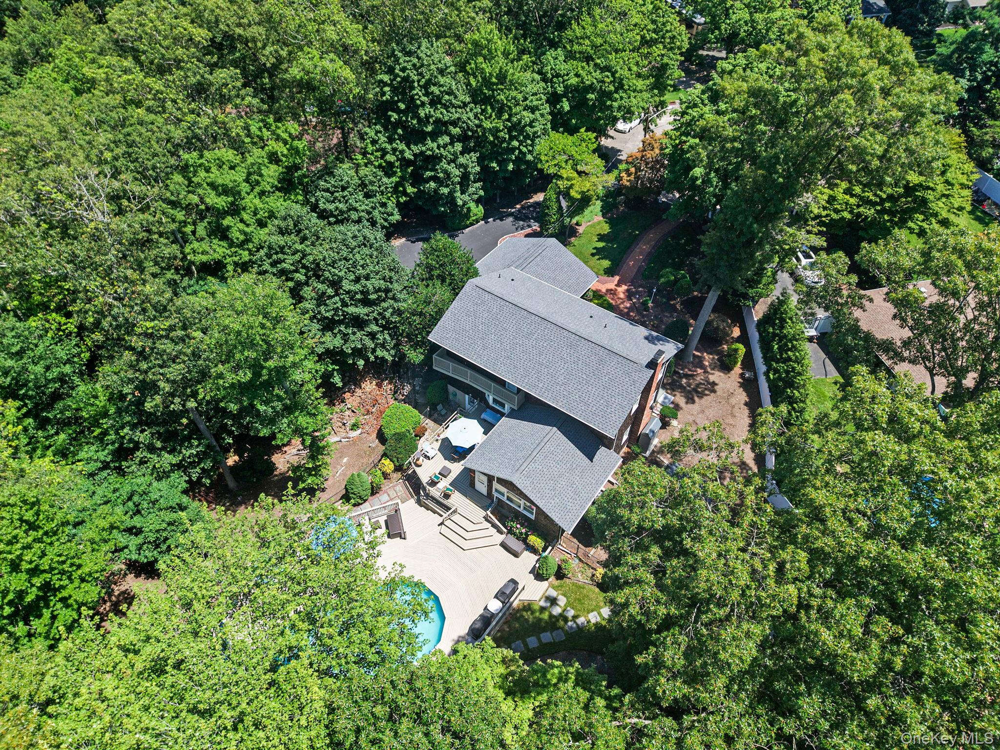 12 Knoll Crest