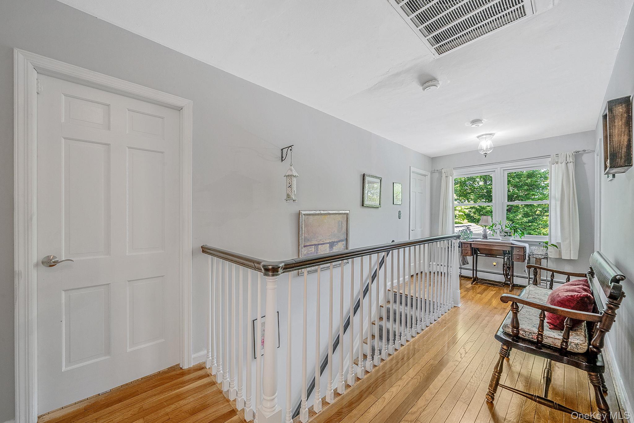 12 Knoll Crest