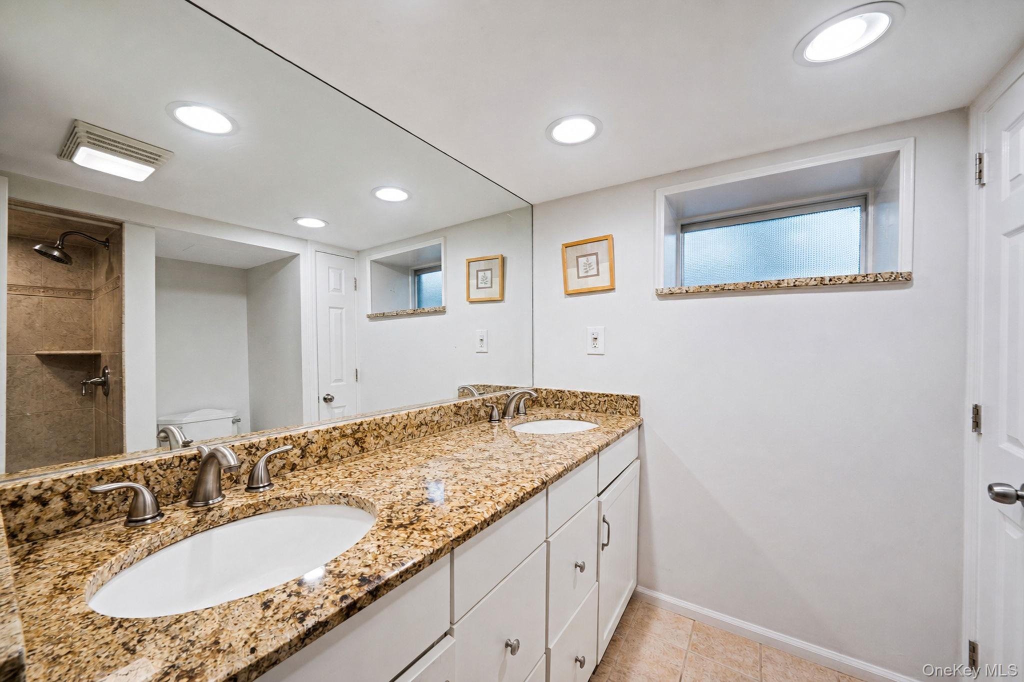 12 Knoll Crest