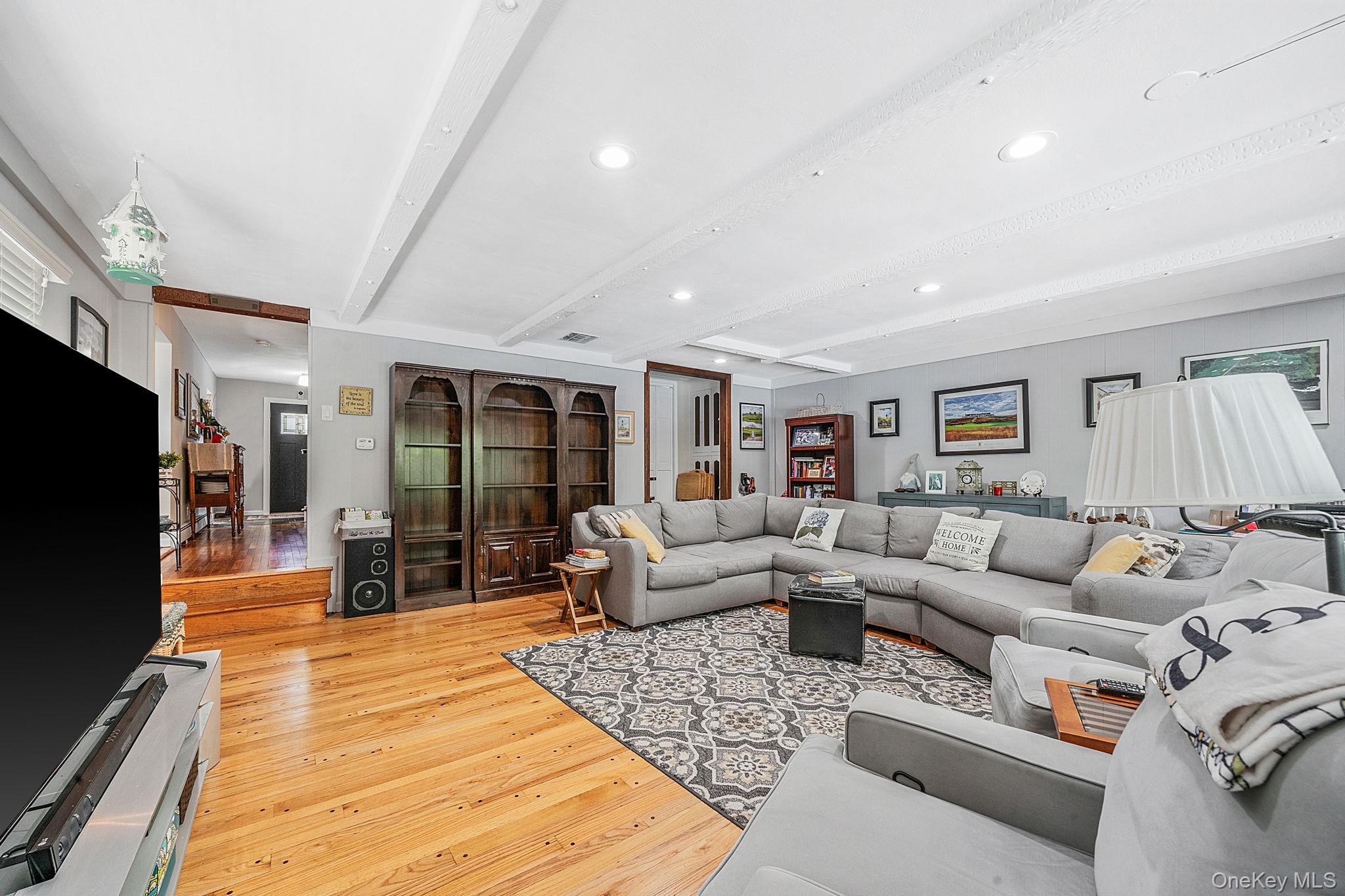 12 Knoll Crest