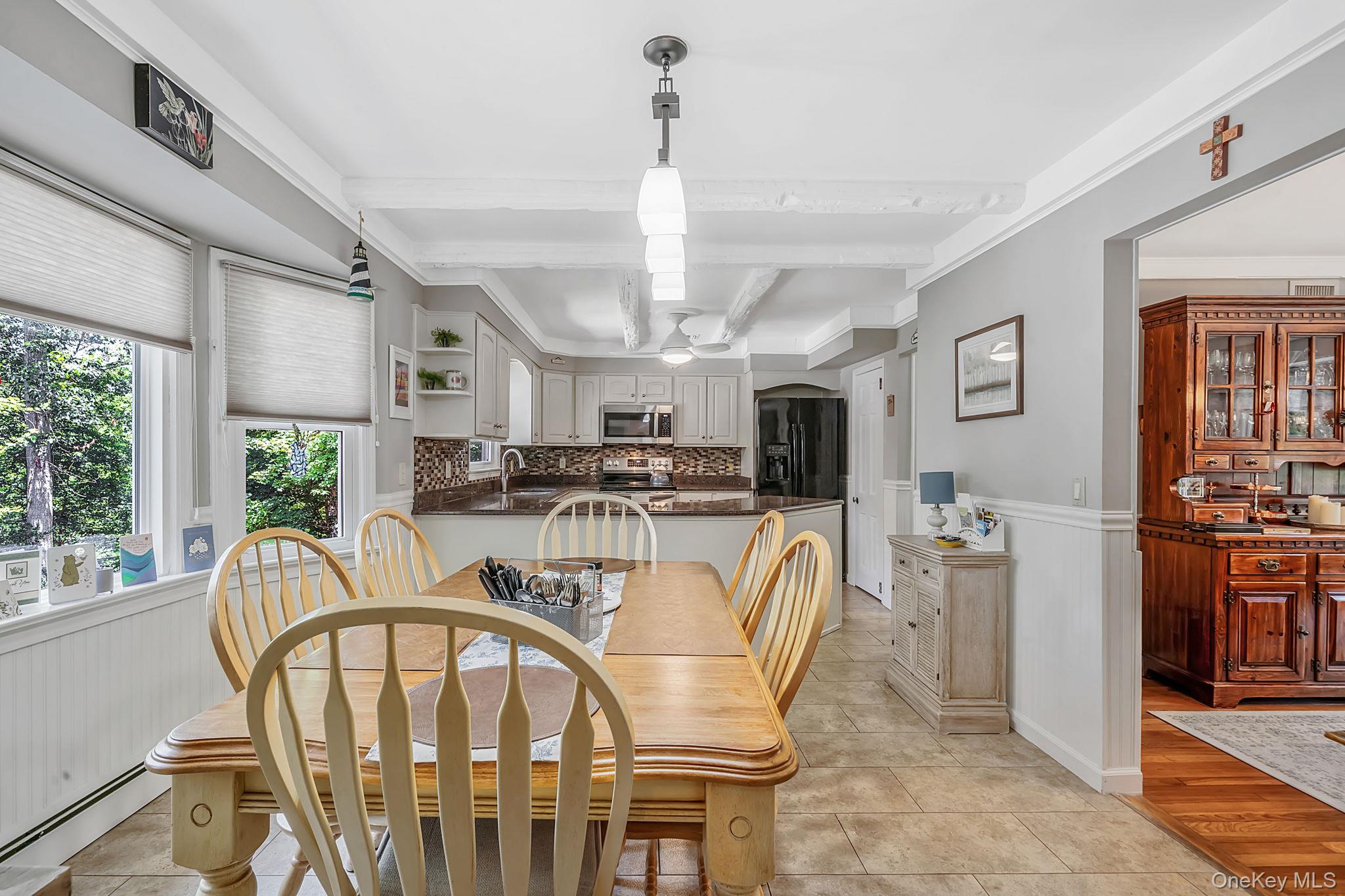 12 Knoll Crest