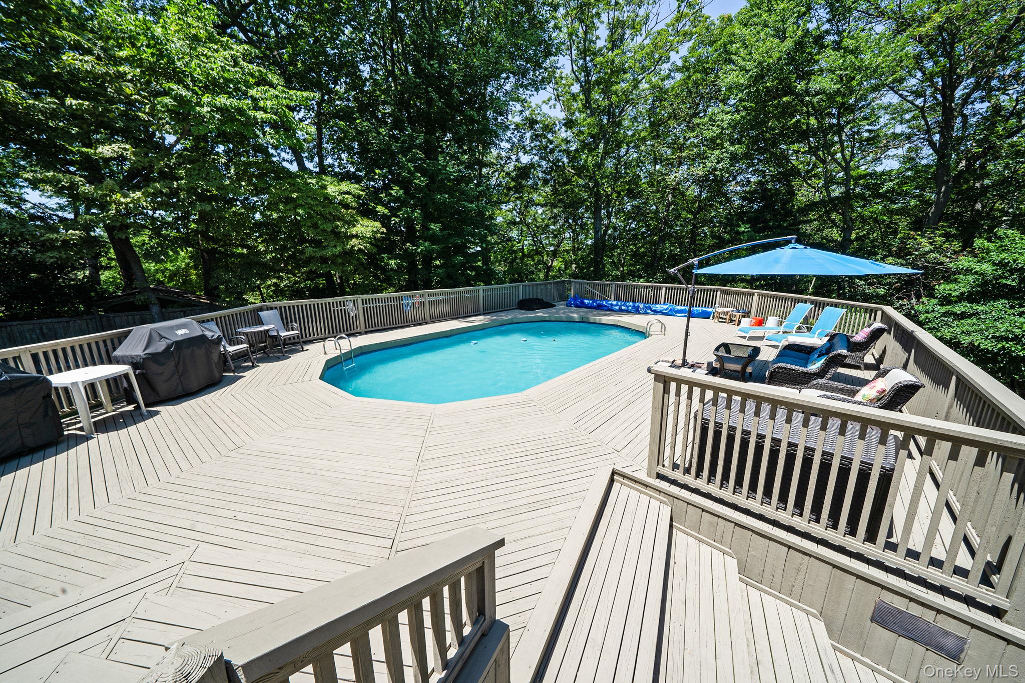 12 Knoll Crest