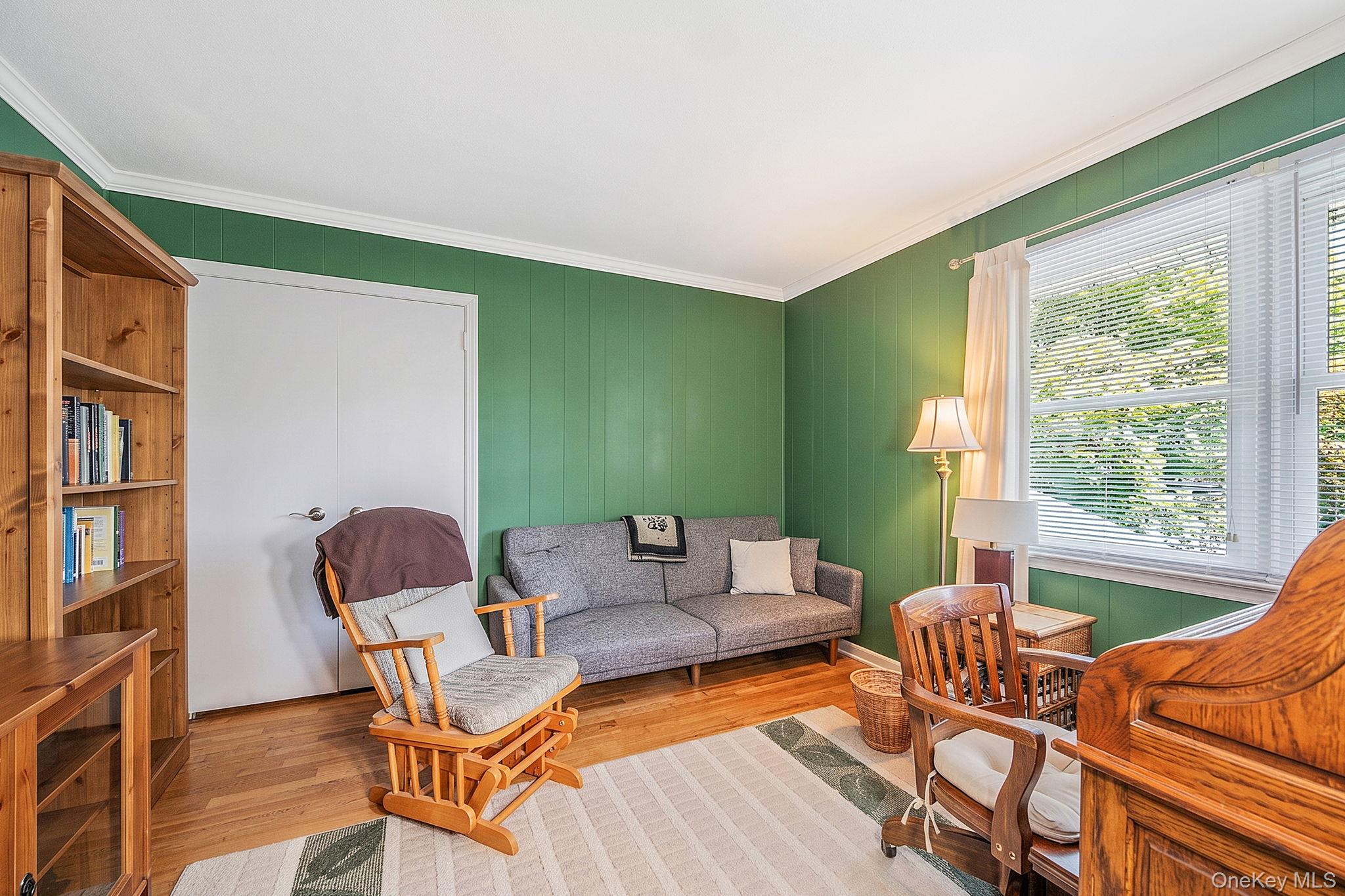 12 Knoll Crest