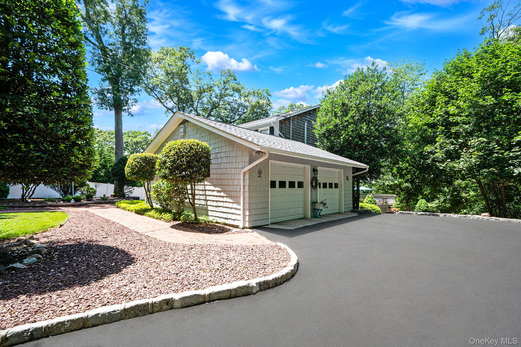 12 Knoll Crest