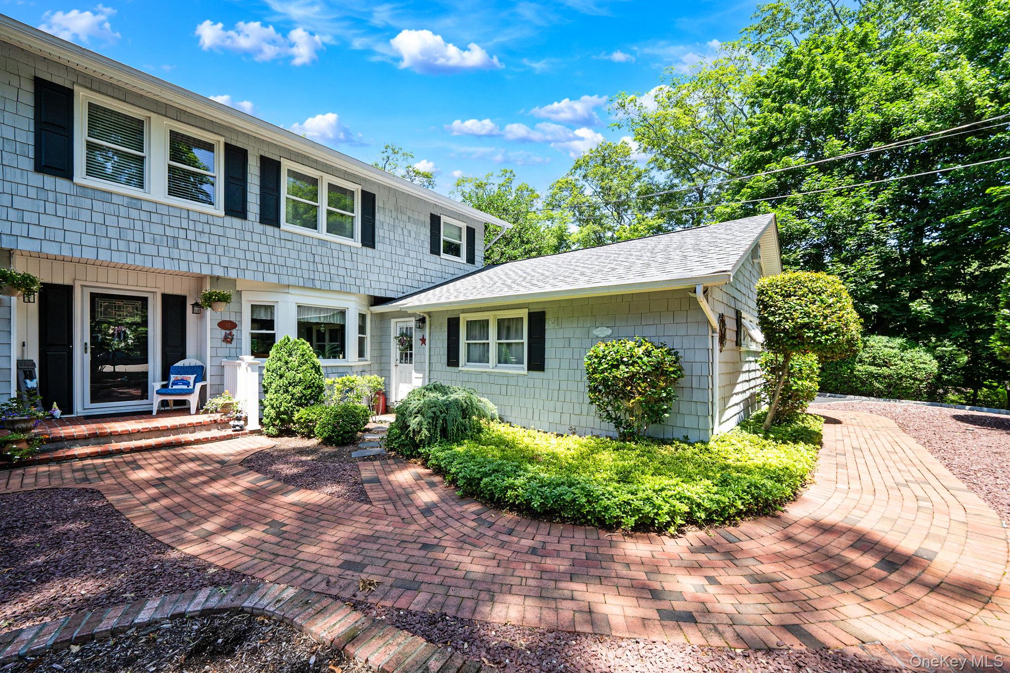 12 Knoll Crest