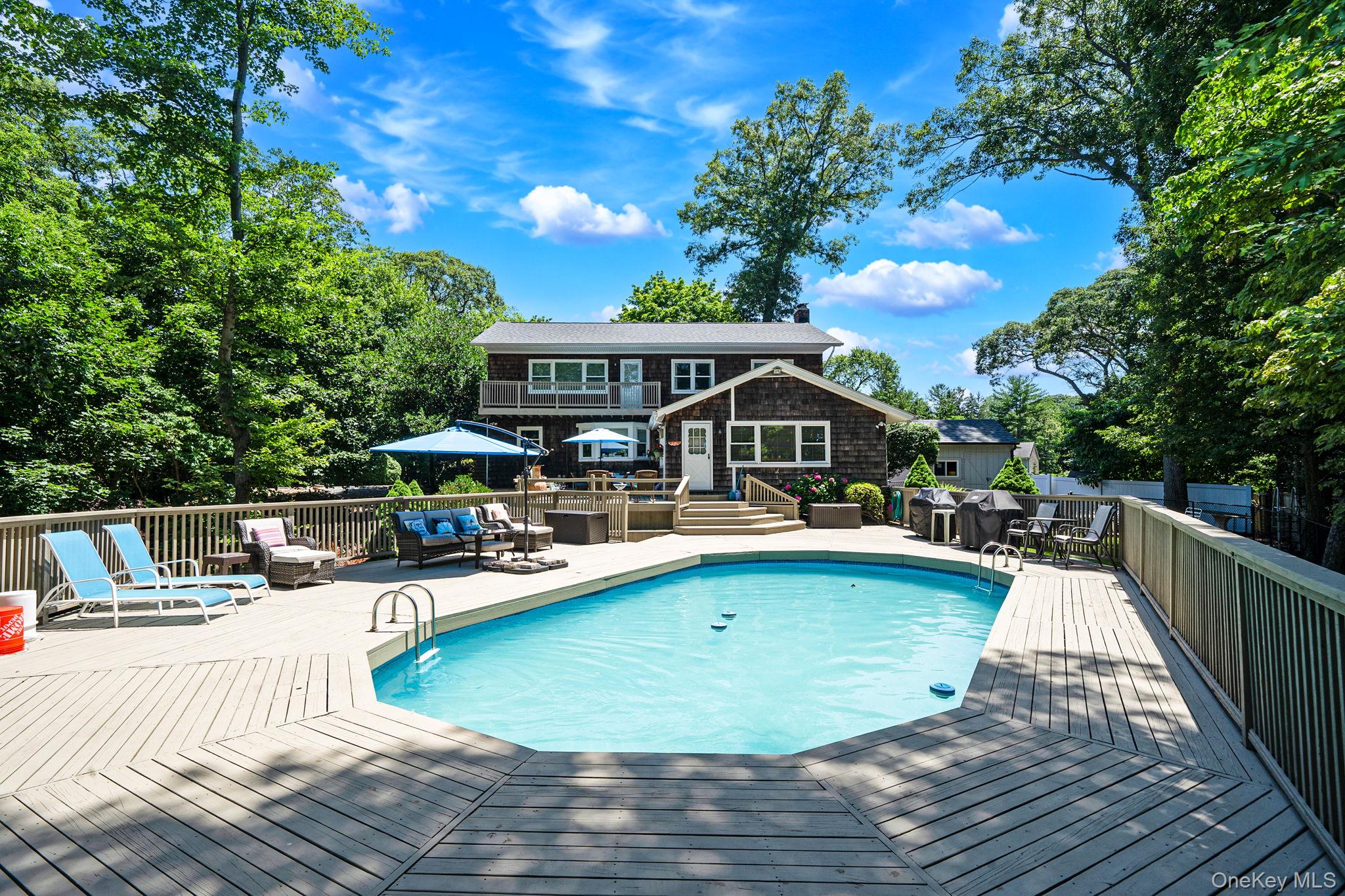 12 Knoll Crest