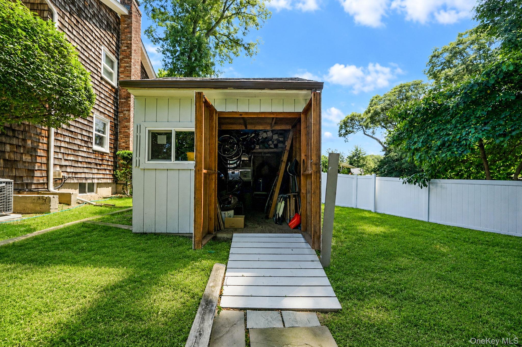 12 Knoll Crest