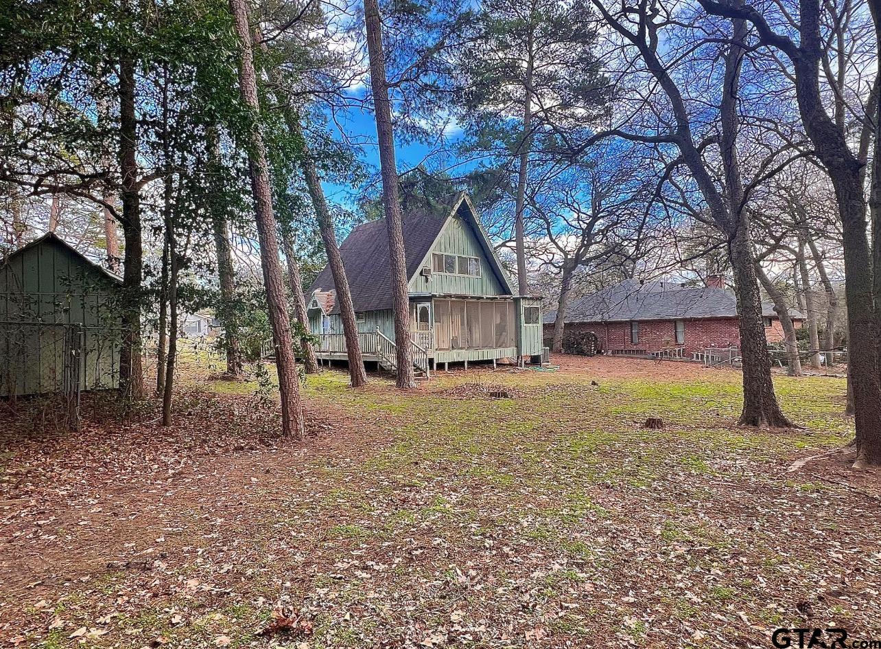 318 Lakeview Dr