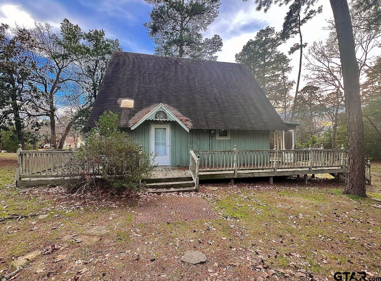 318 Lakeview Dr