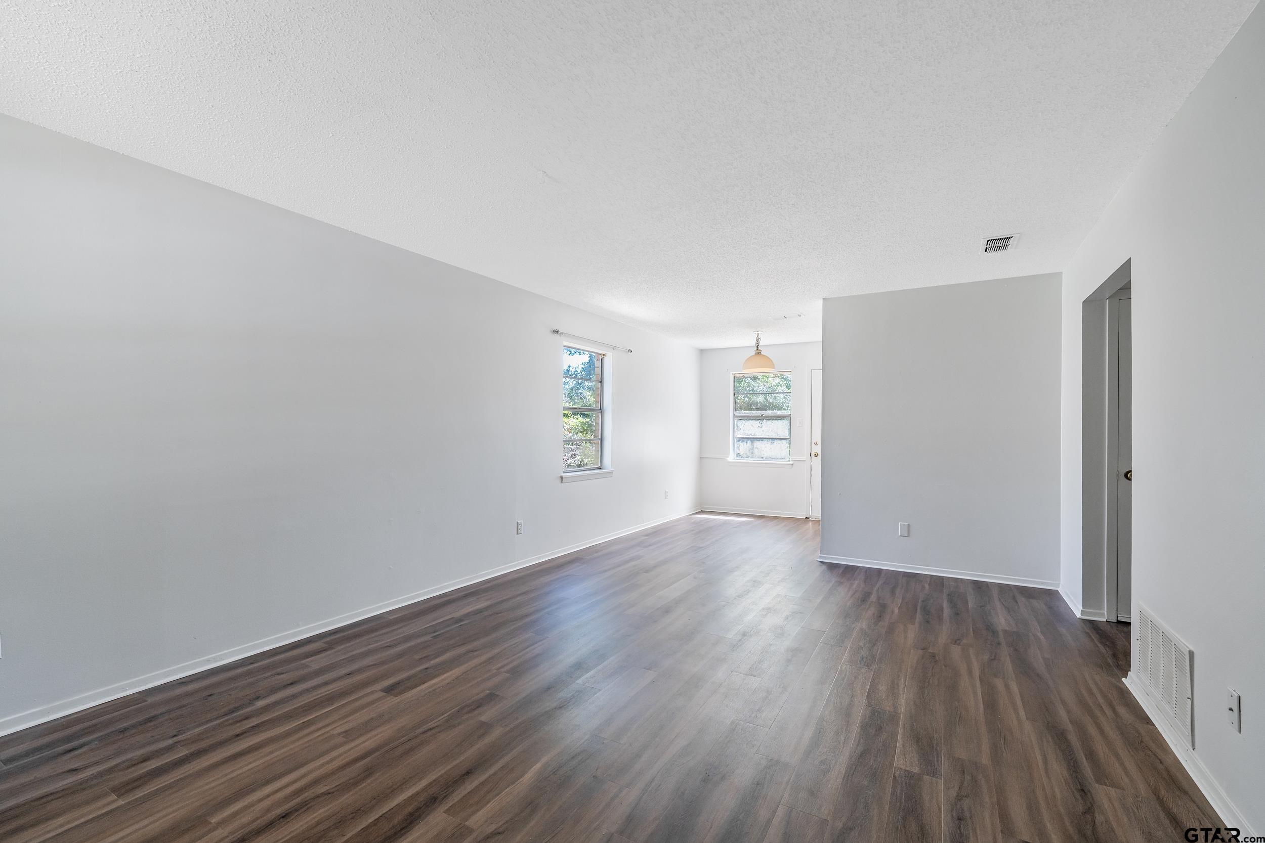 7104/7106 Richfield Dr
