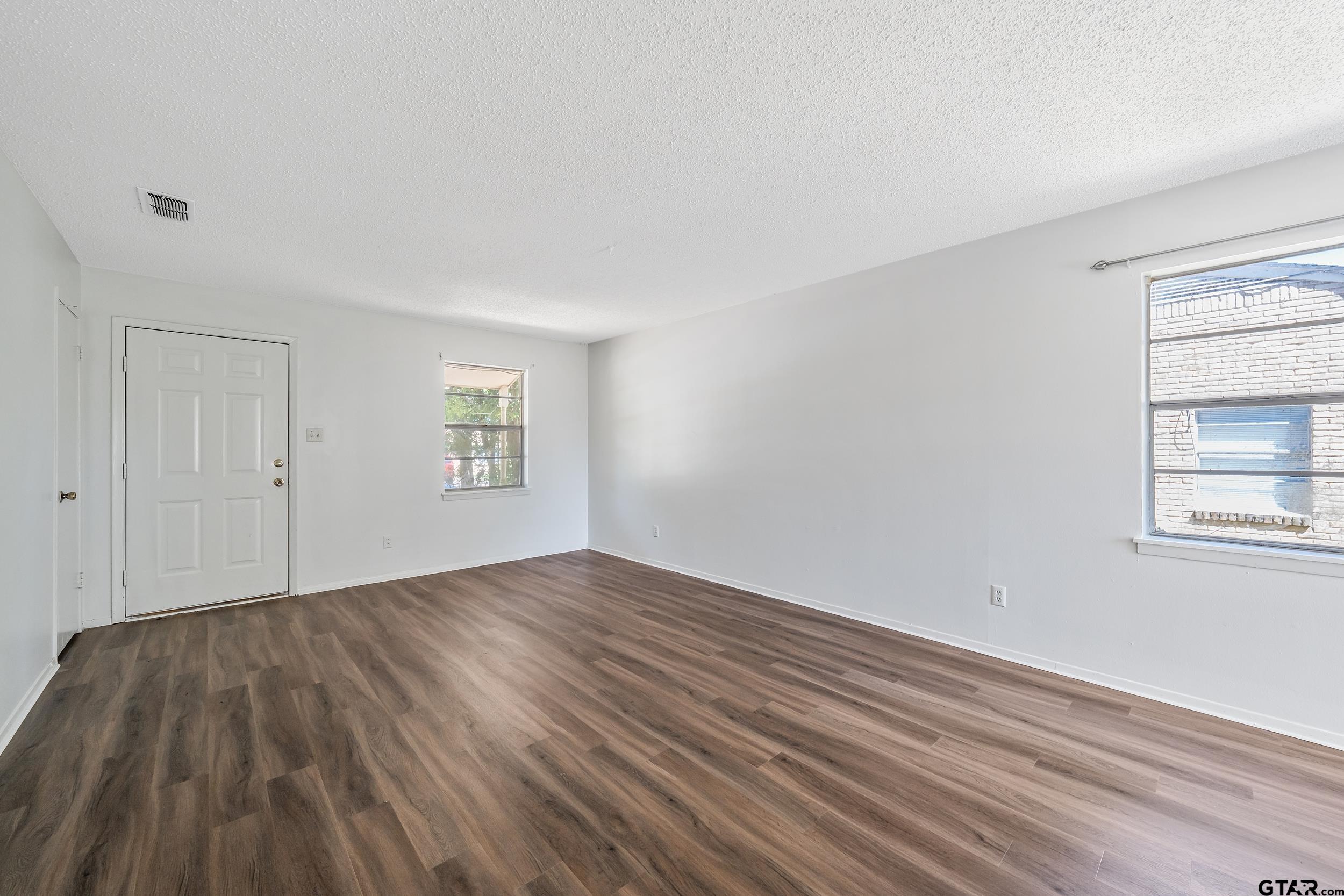 7104/7106 Richfield Dr