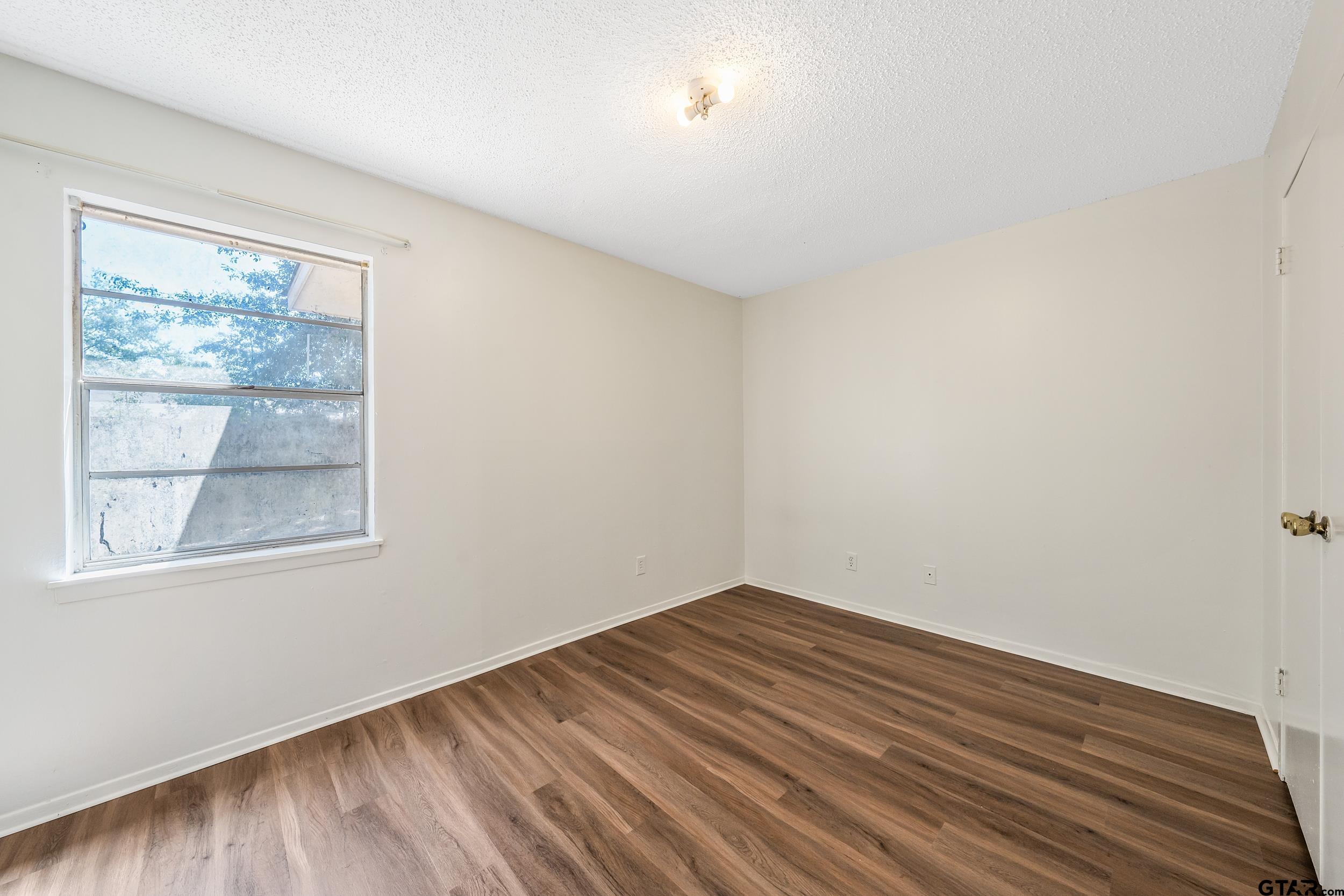 7104/7106 Richfield Dr