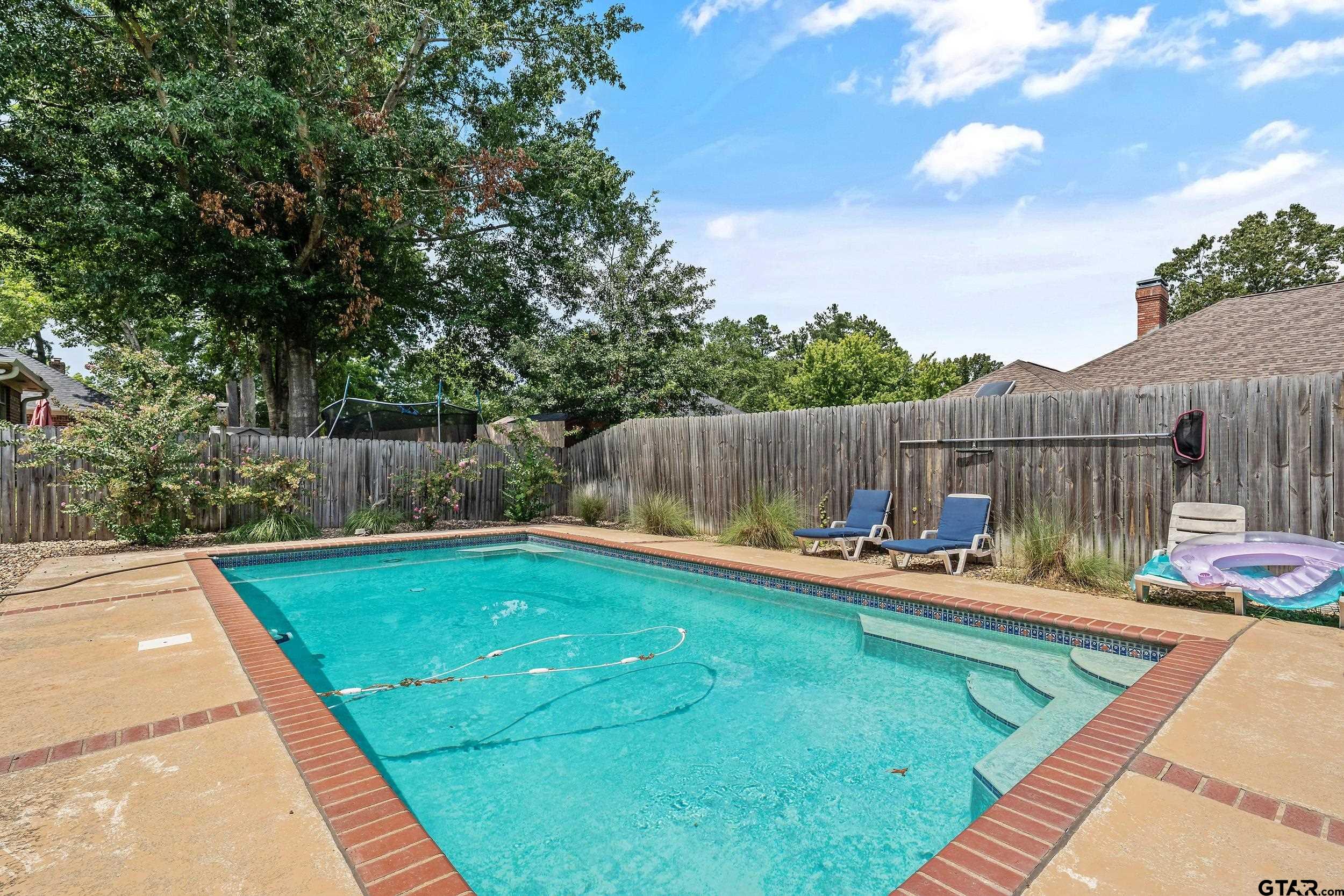 1640 Tall Timber Dr
