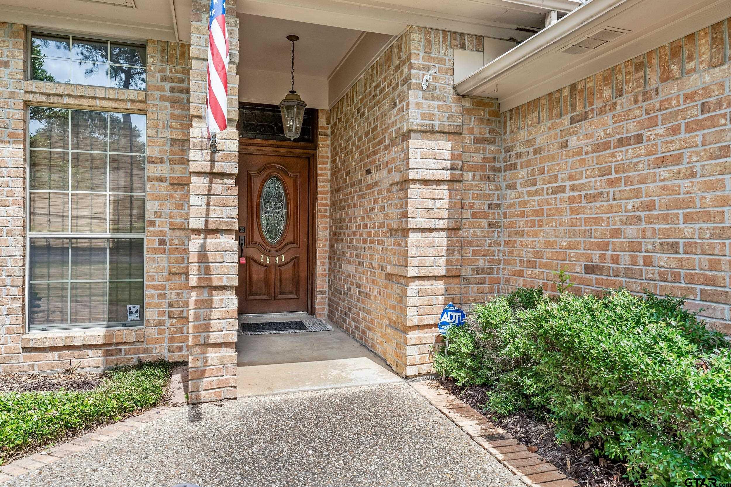 1640 Tall Timber Dr