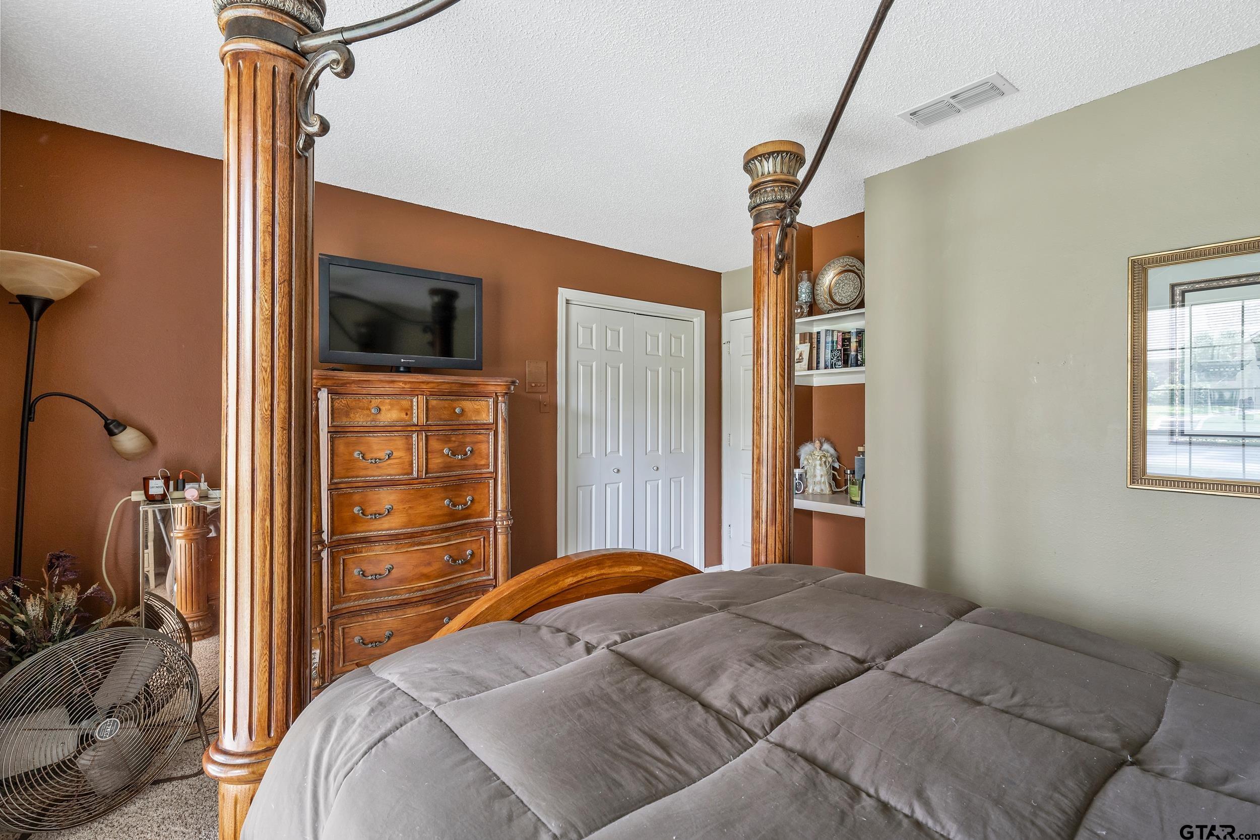1640 Tall Timber Dr