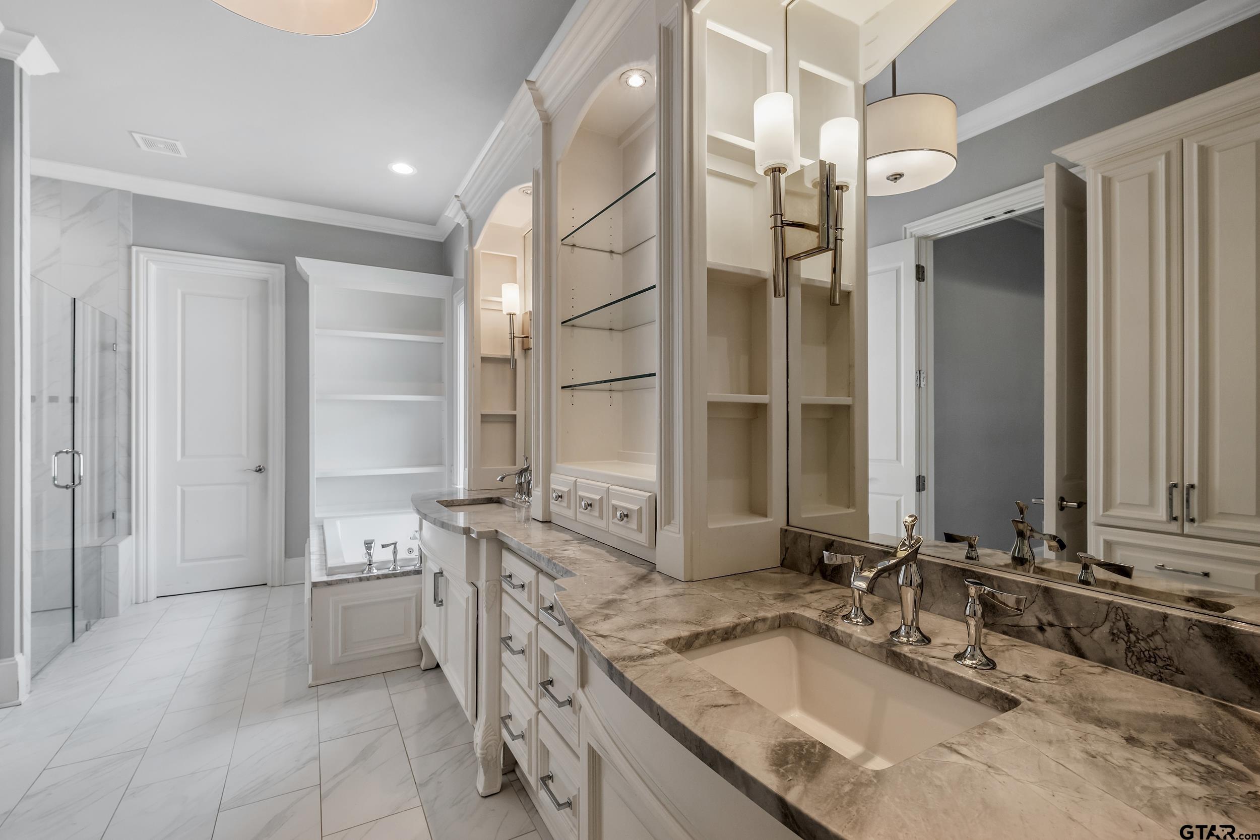 7354 Lake Pointe Cove