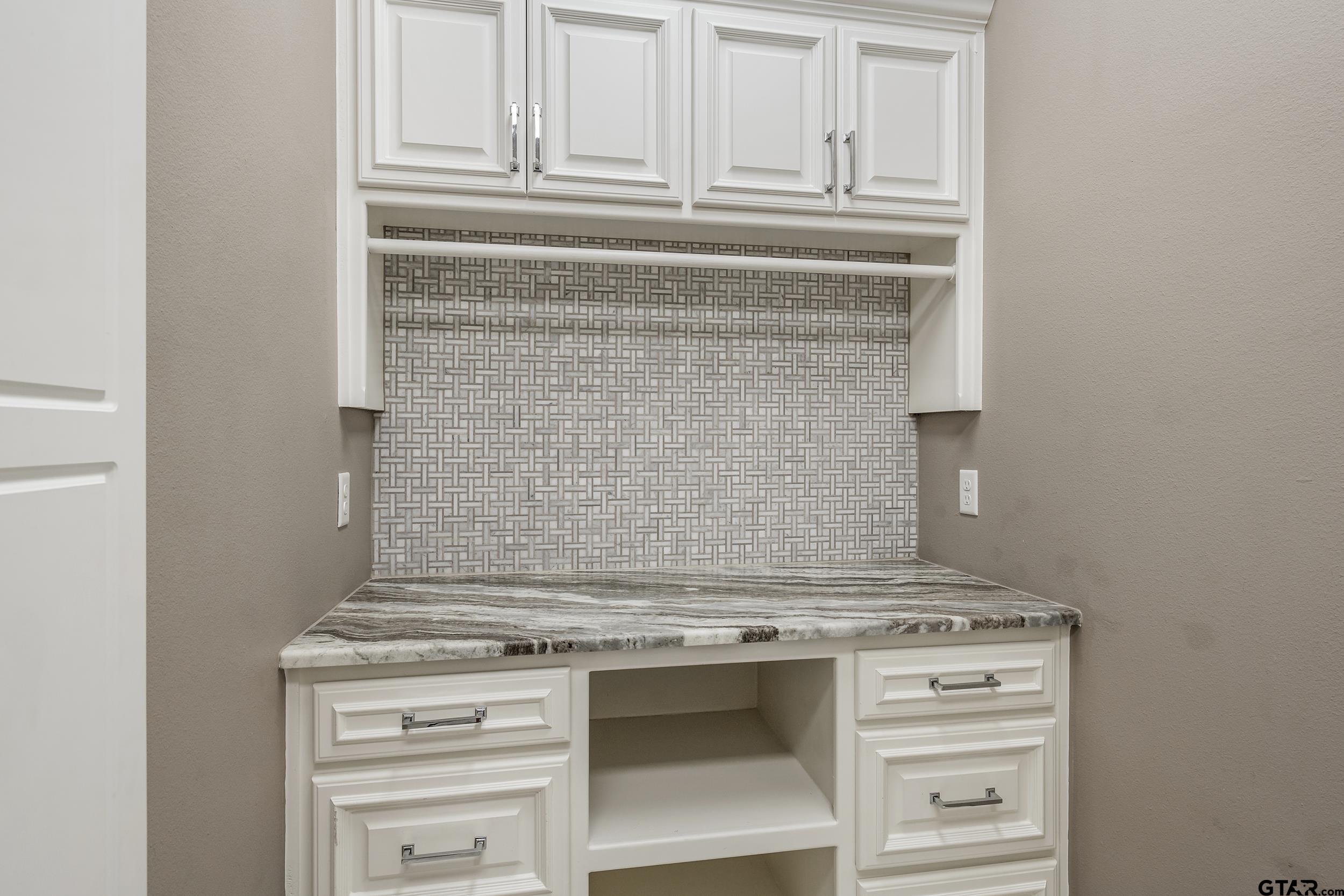 7354 Lake Pointe Cove