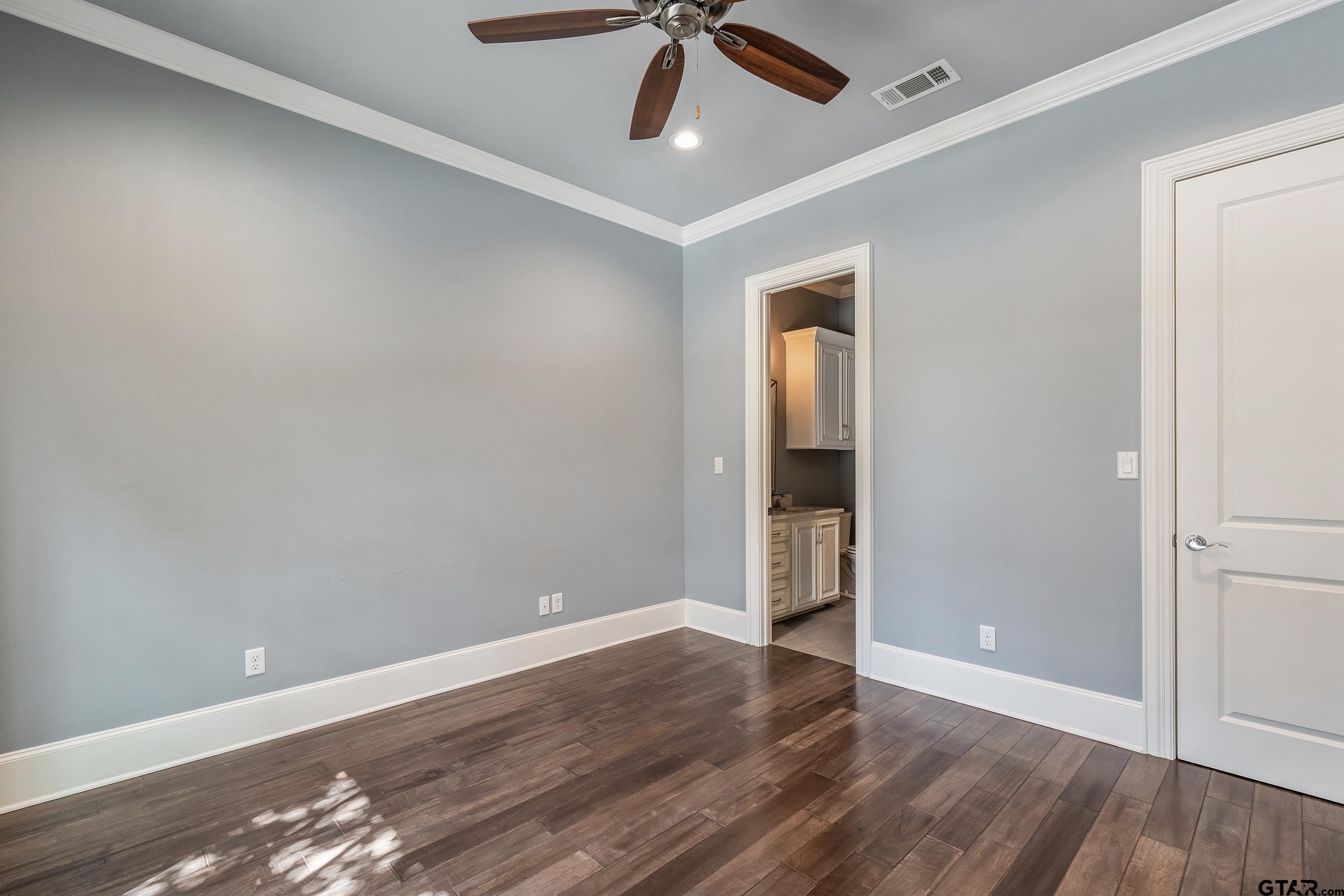 7354 Lake Pointe Cove