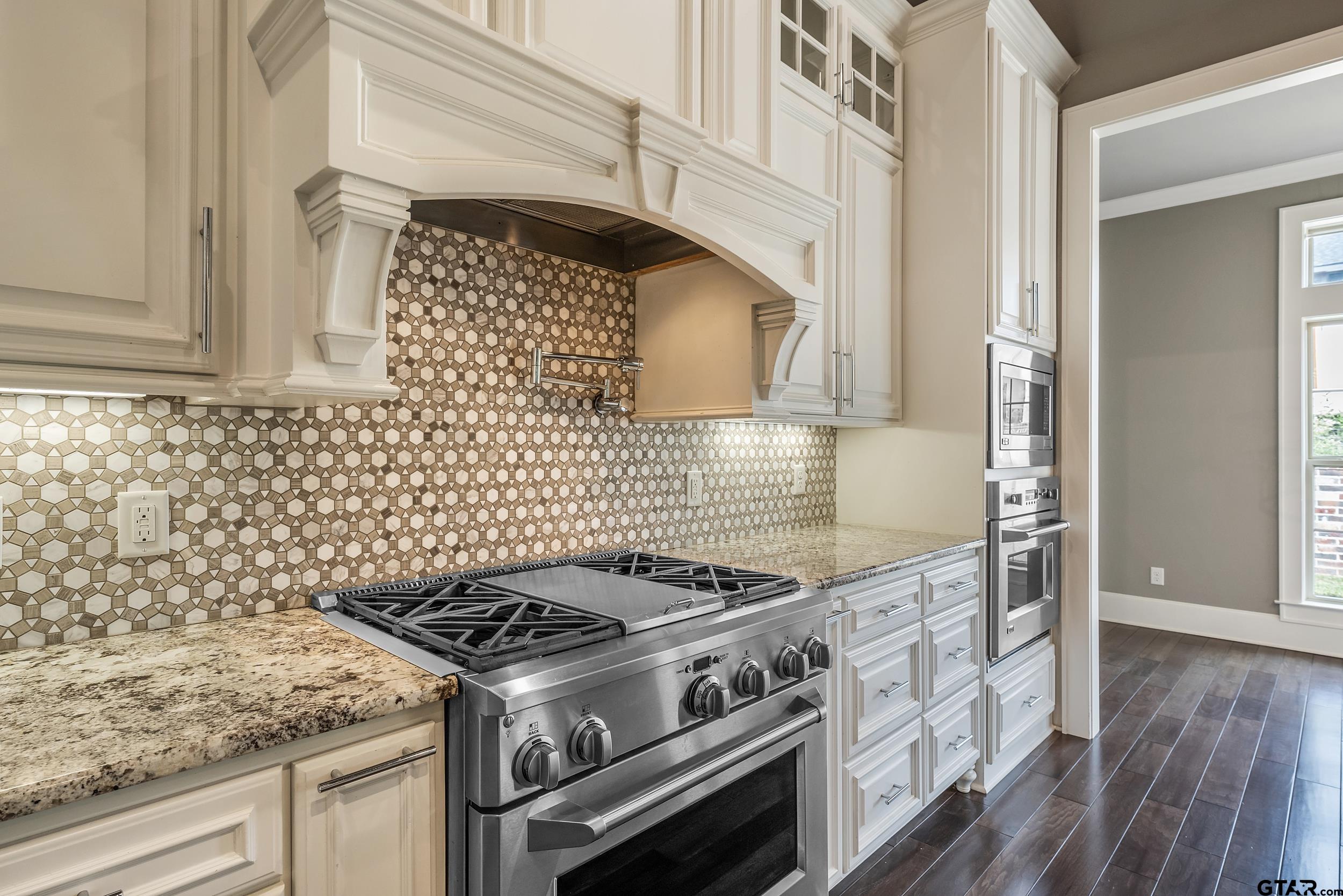7354 Lake Pointe Cove