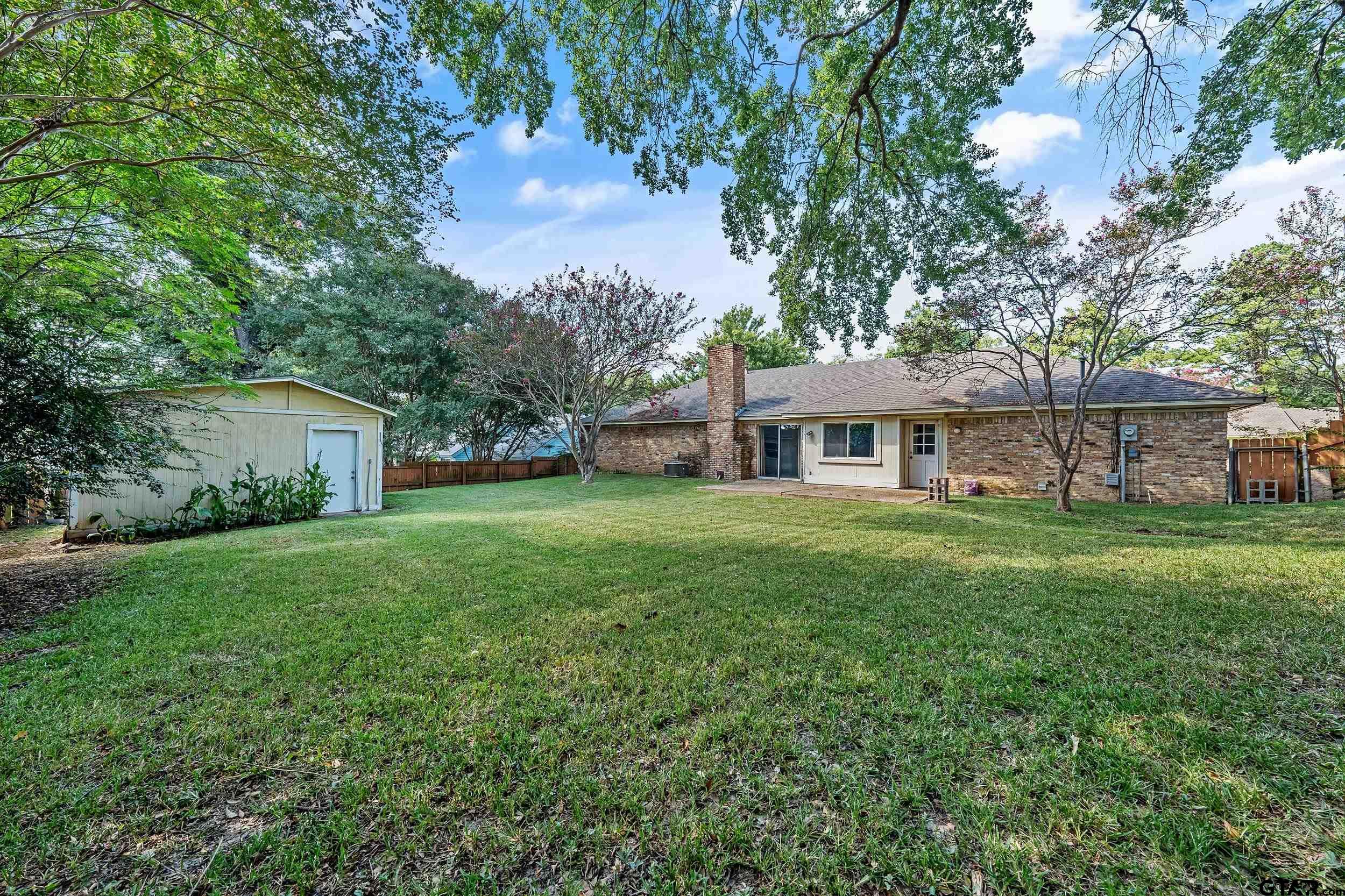 812 Meadow Creek Dr