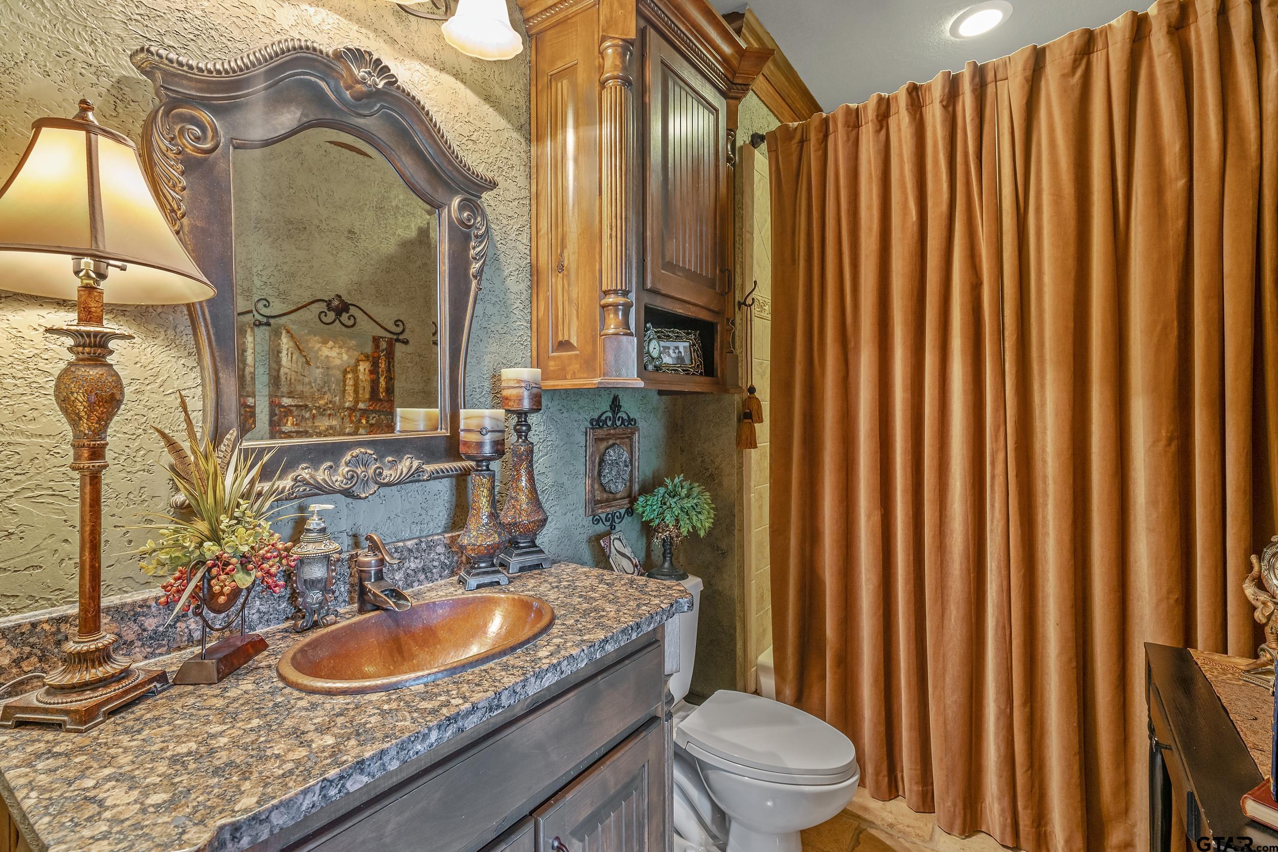 812 Cambridge Bend