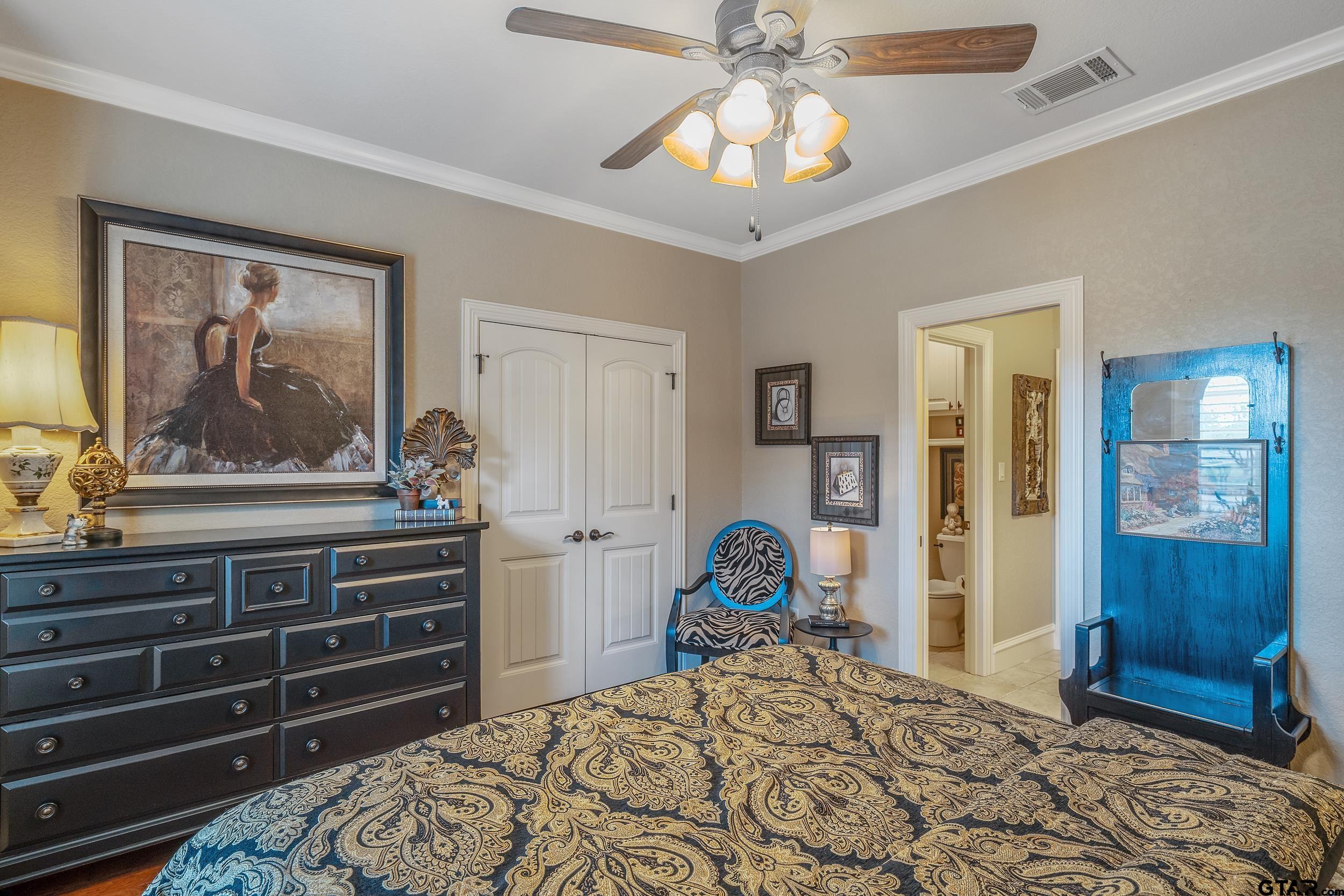 812 Cambridge Bend