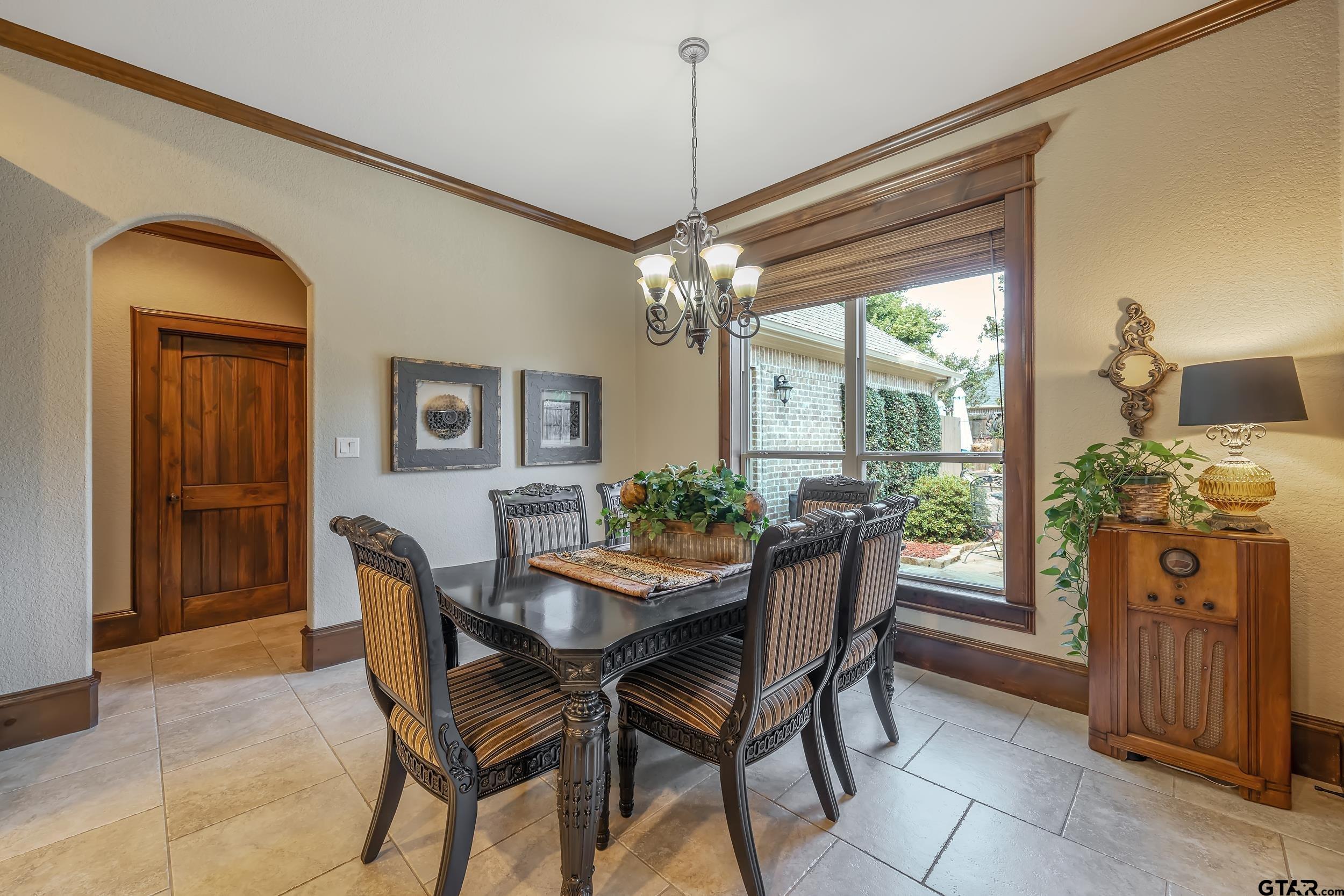 812 Cambridge Bend