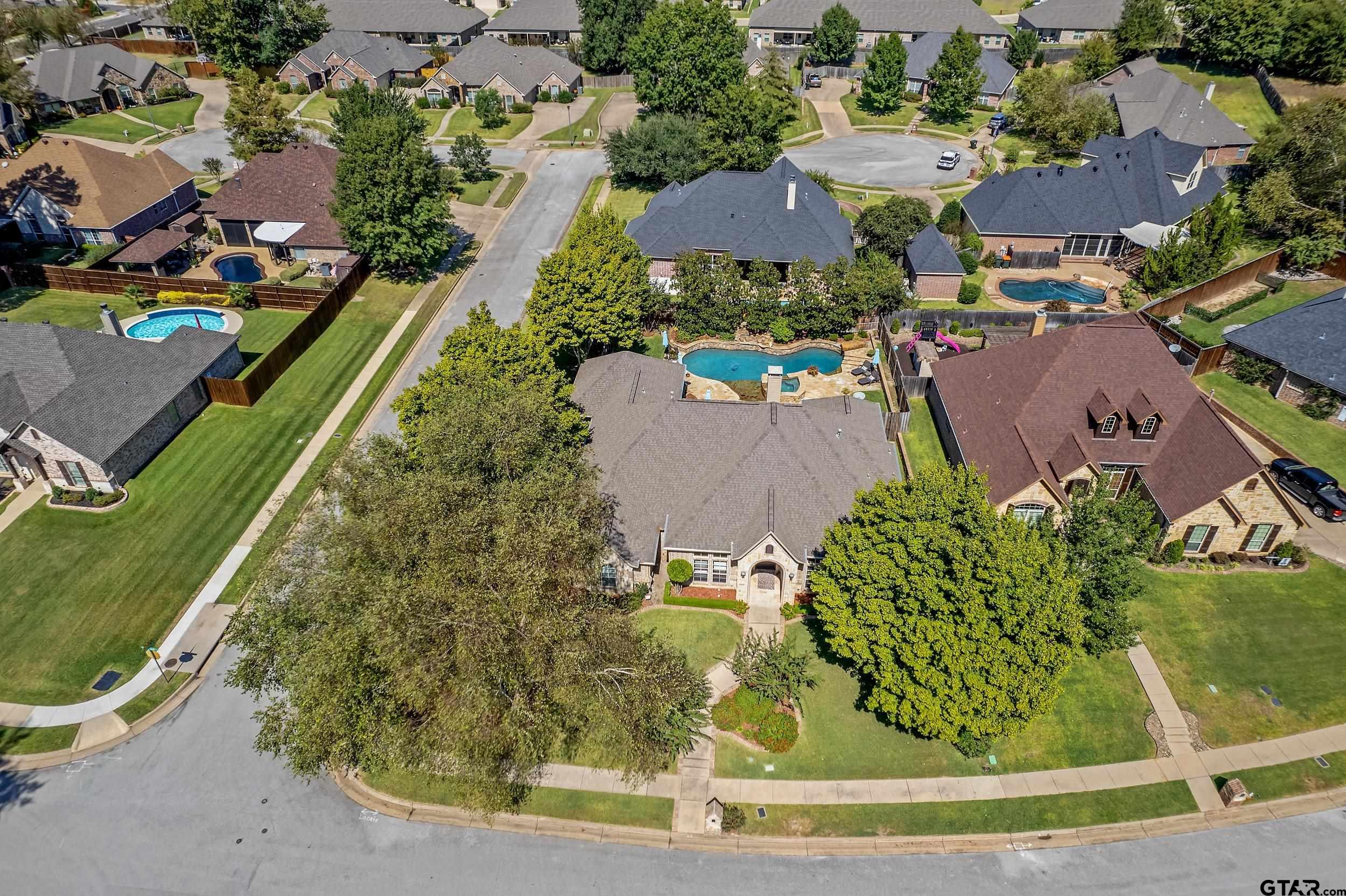 812 Cambridge Bend