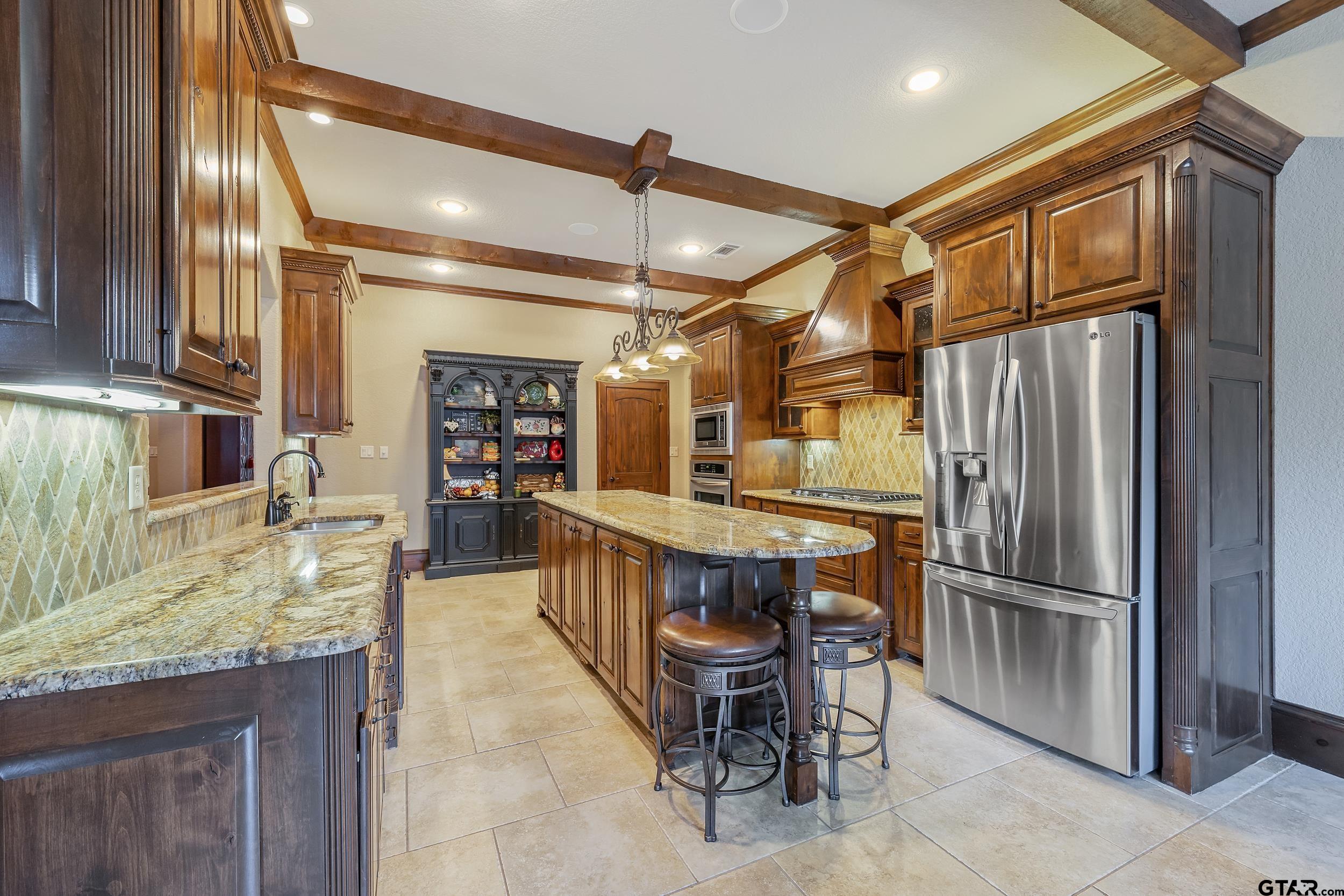 812 Cambridge Bend