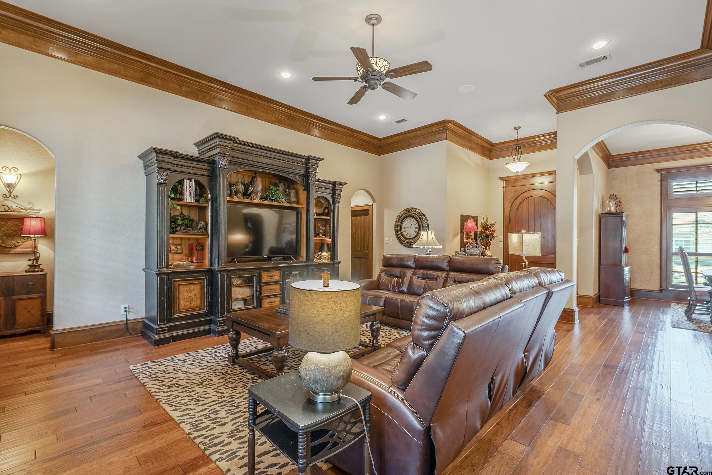 812 Cambridge Bend