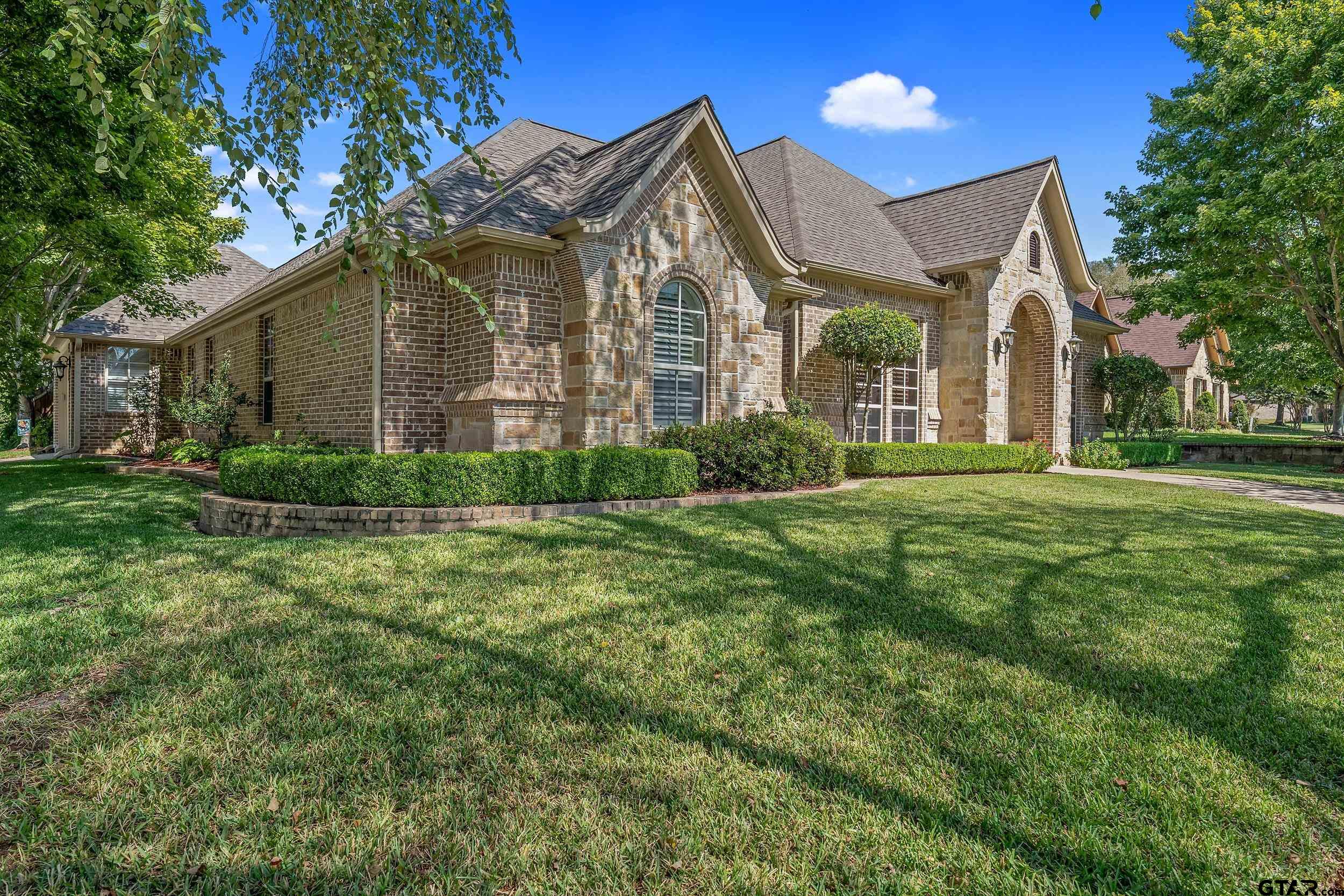 812 Cambridge Bend