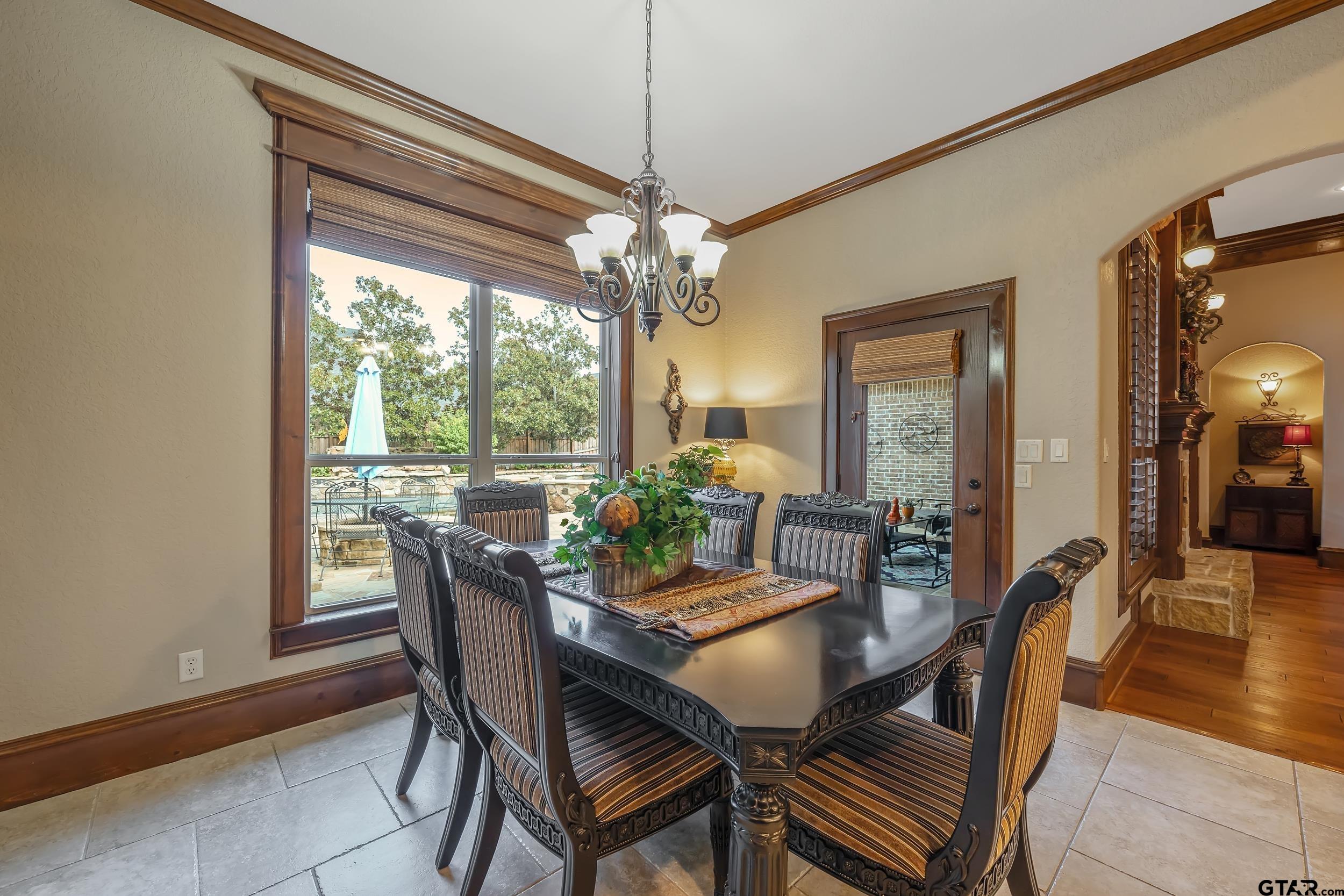 812 Cambridge Bend