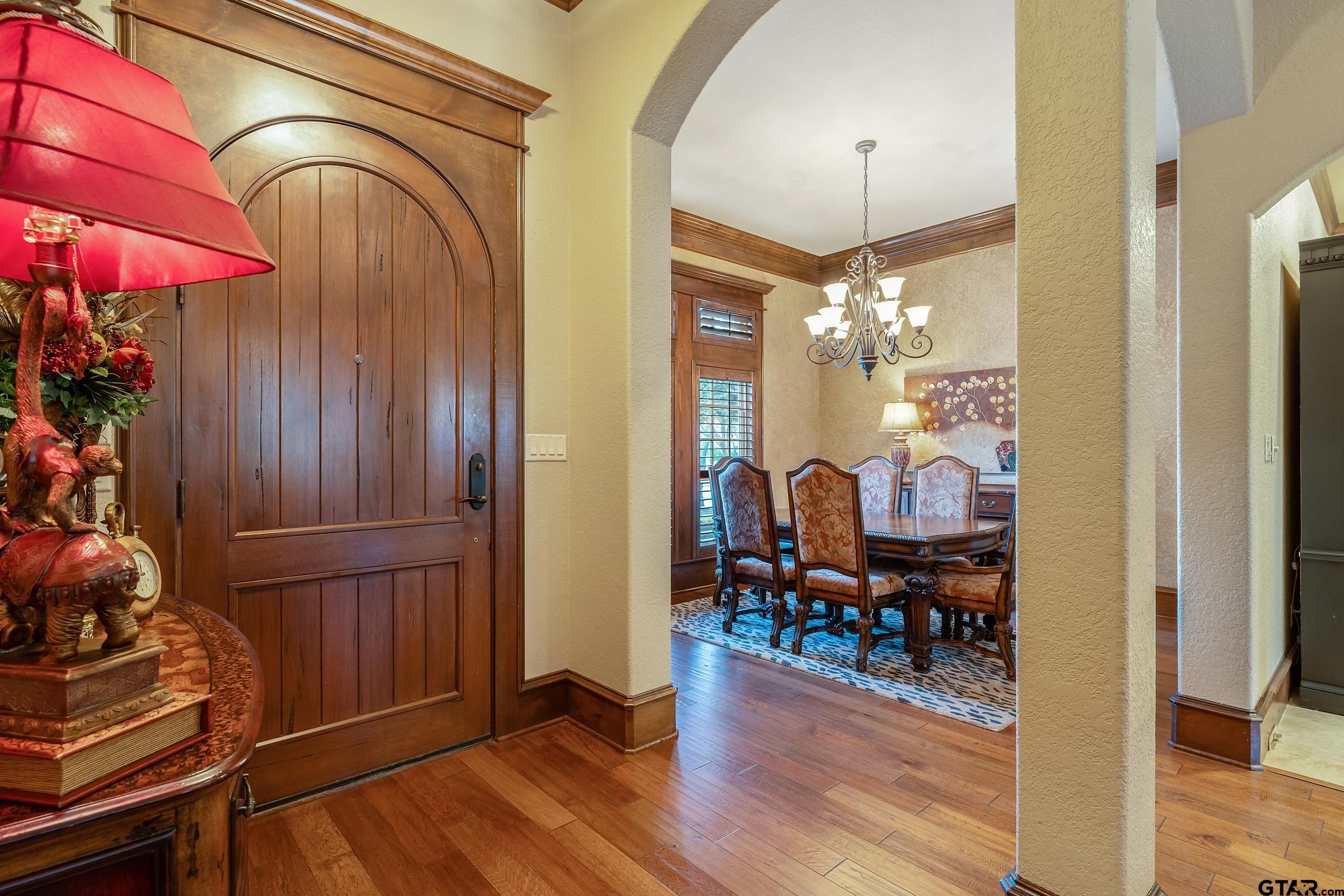 812 Cambridge Bend