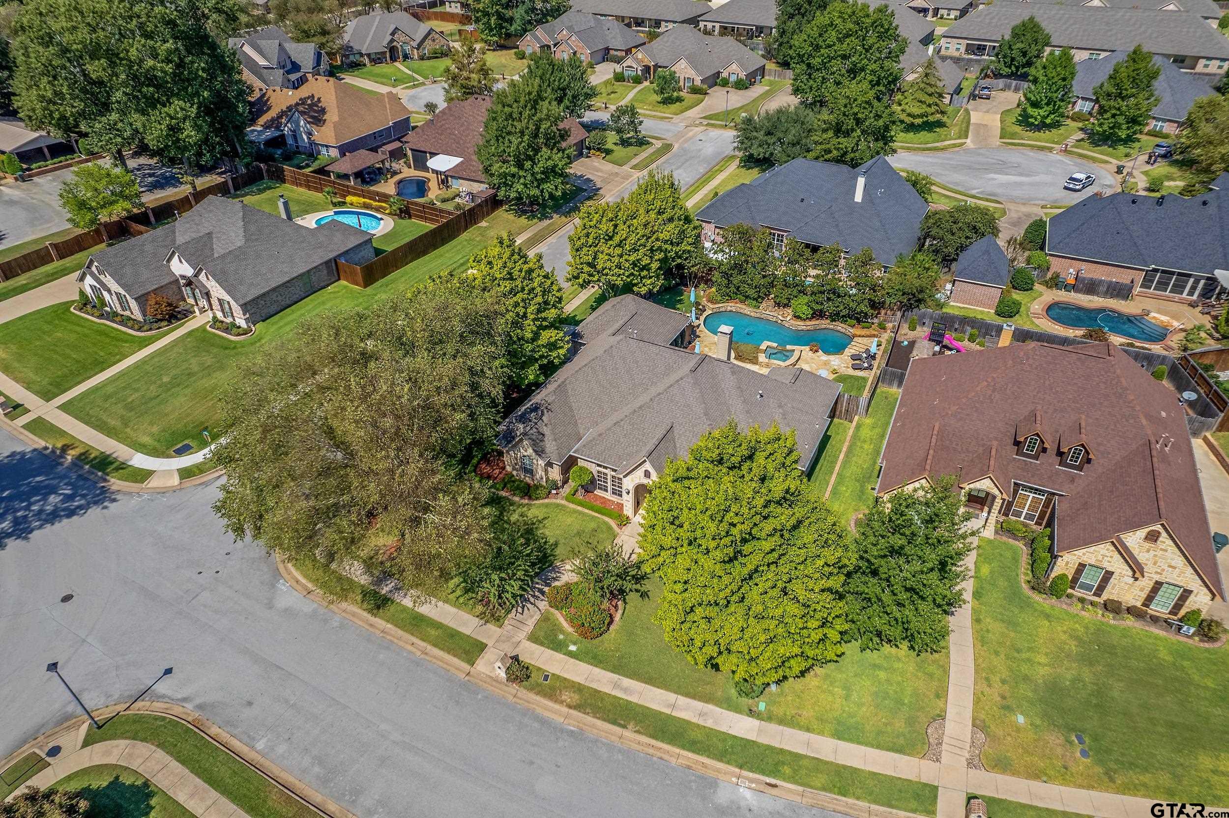 812 Cambridge Bend