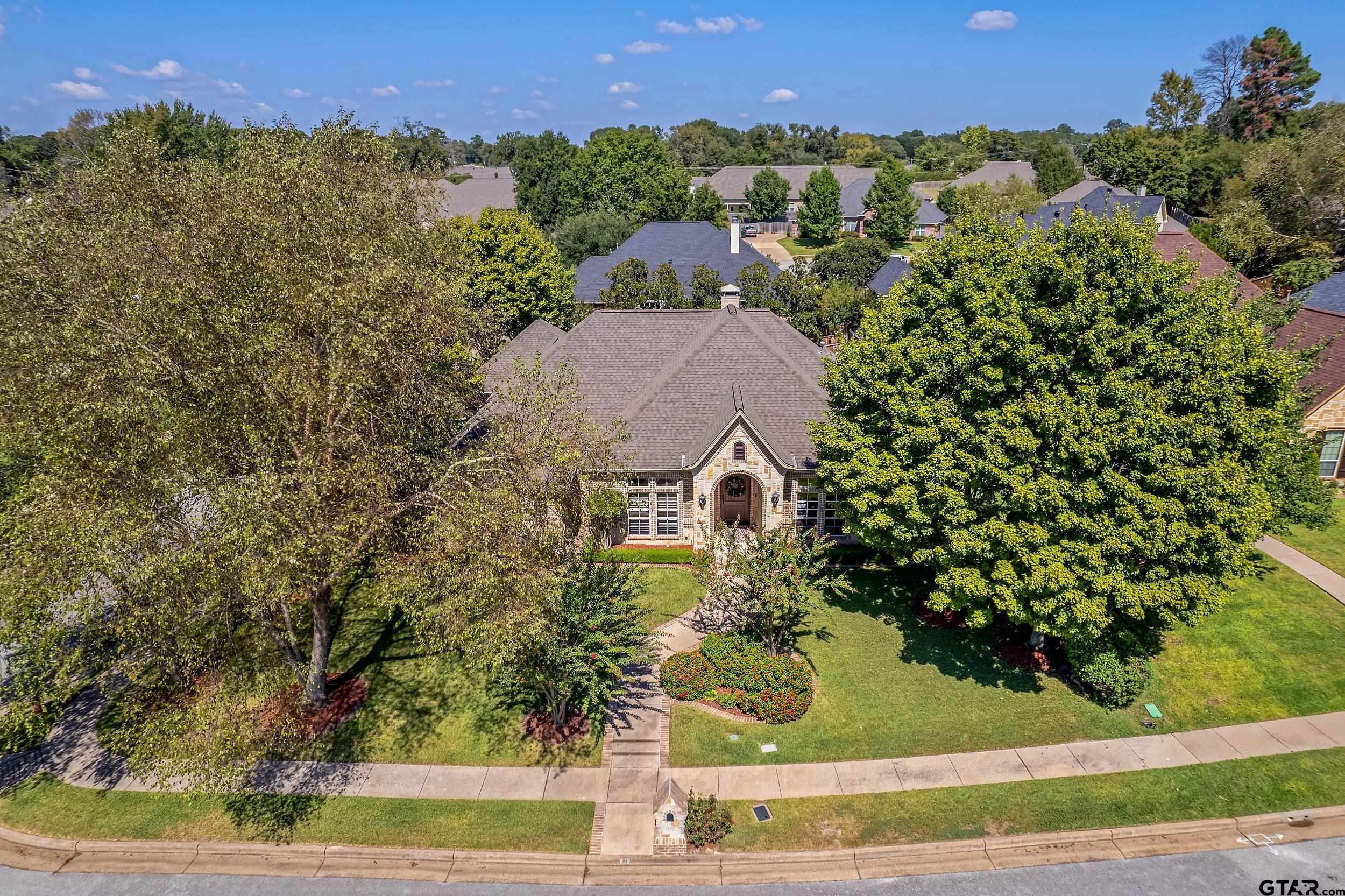 812 Cambridge Bend