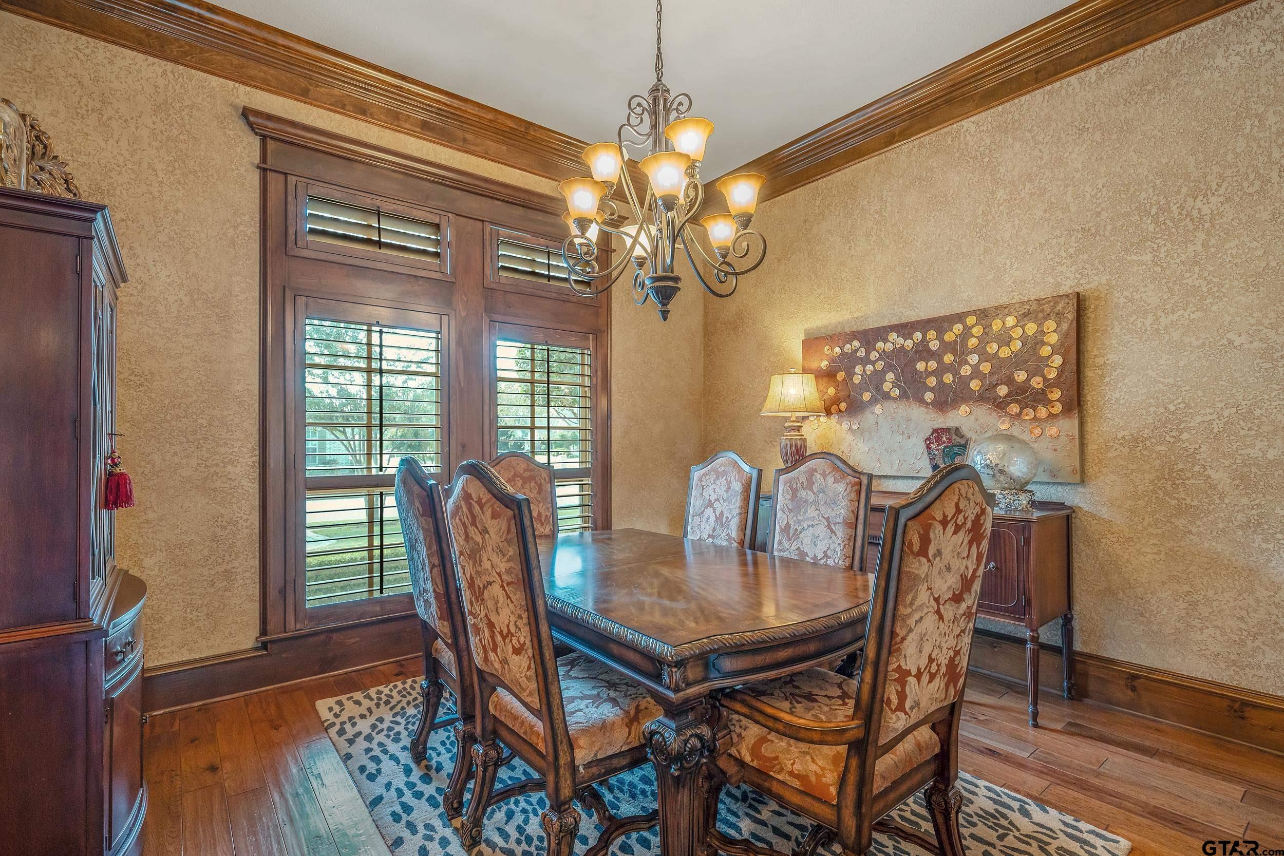812 Cambridge Bend