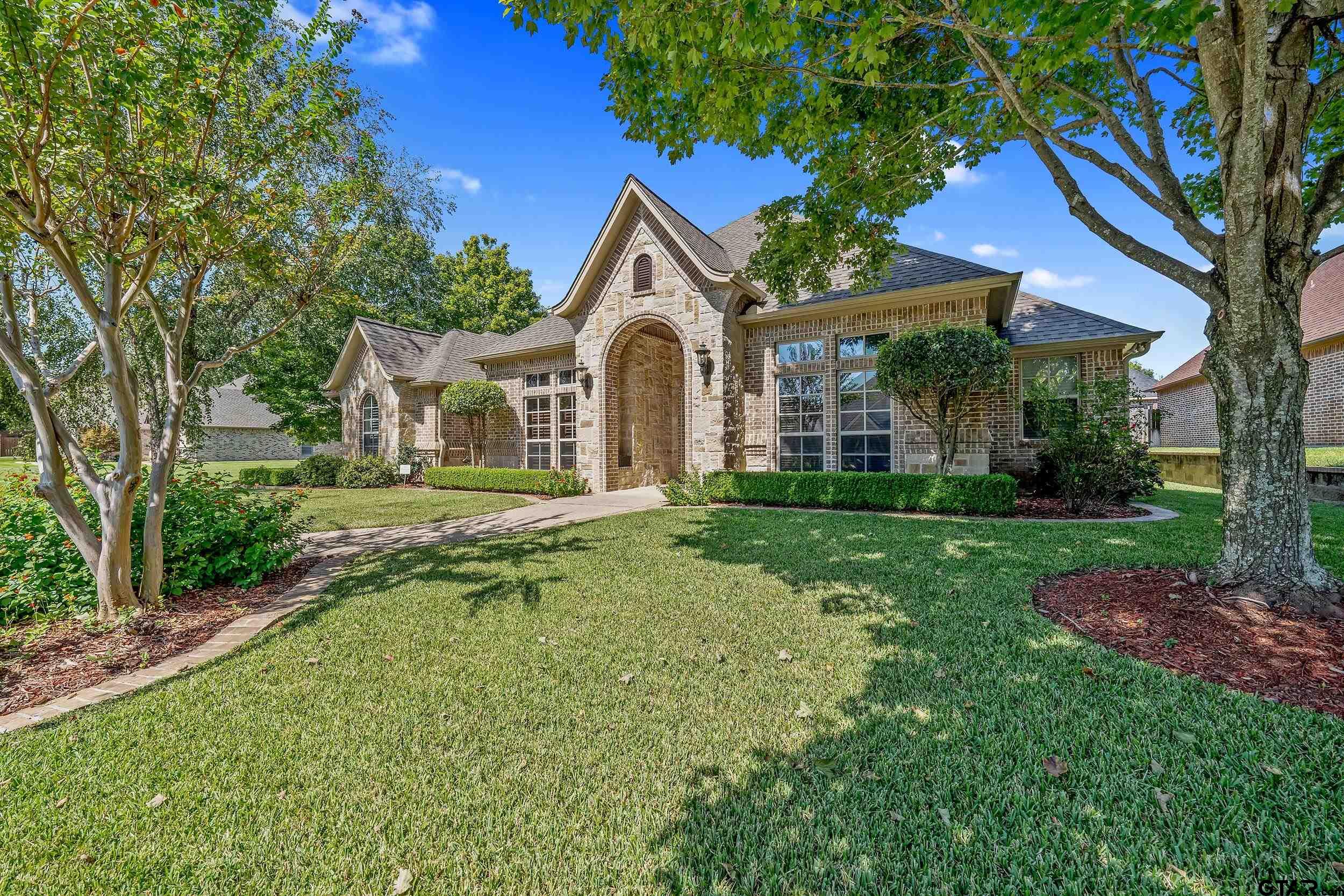 812 Cambridge Bend