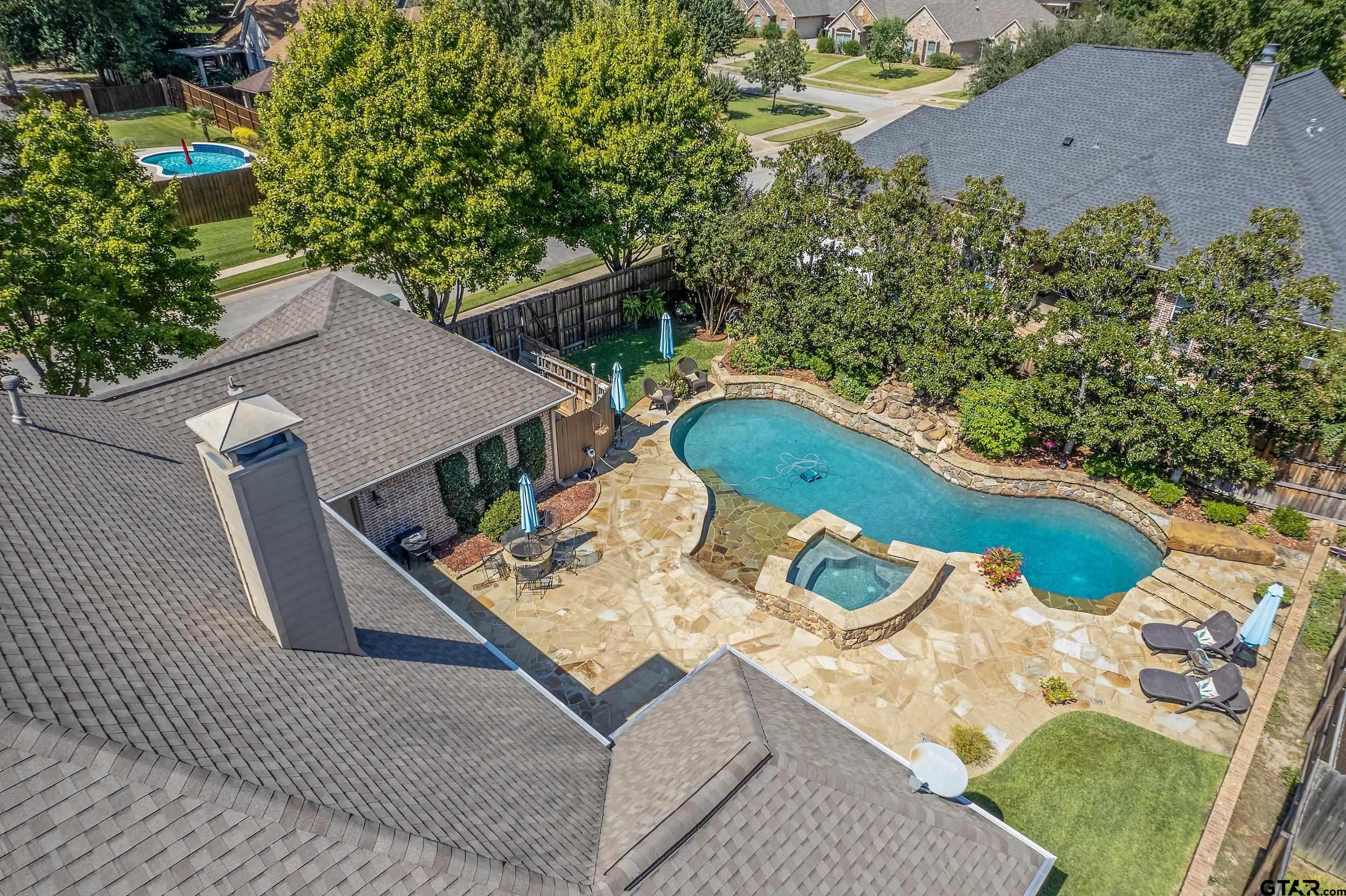 812 Cambridge Bend