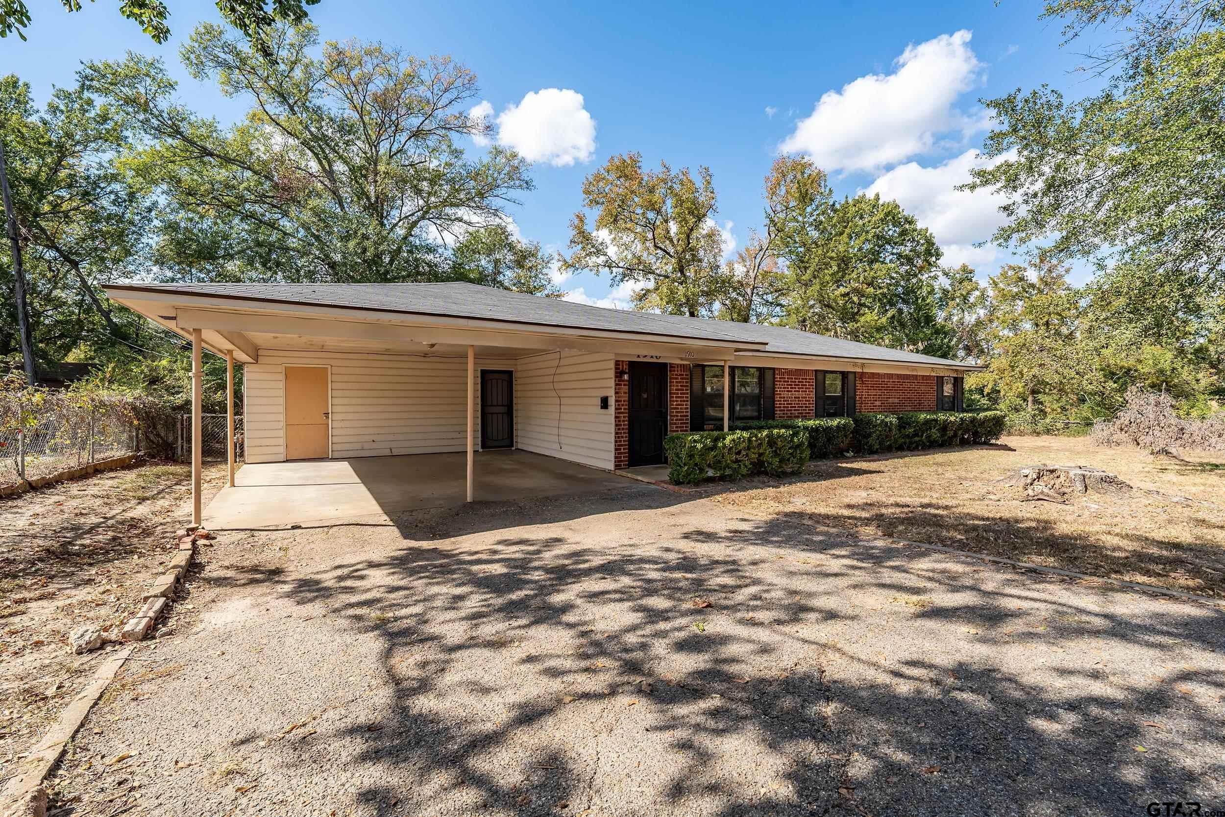 1910 Bradshaw Drive