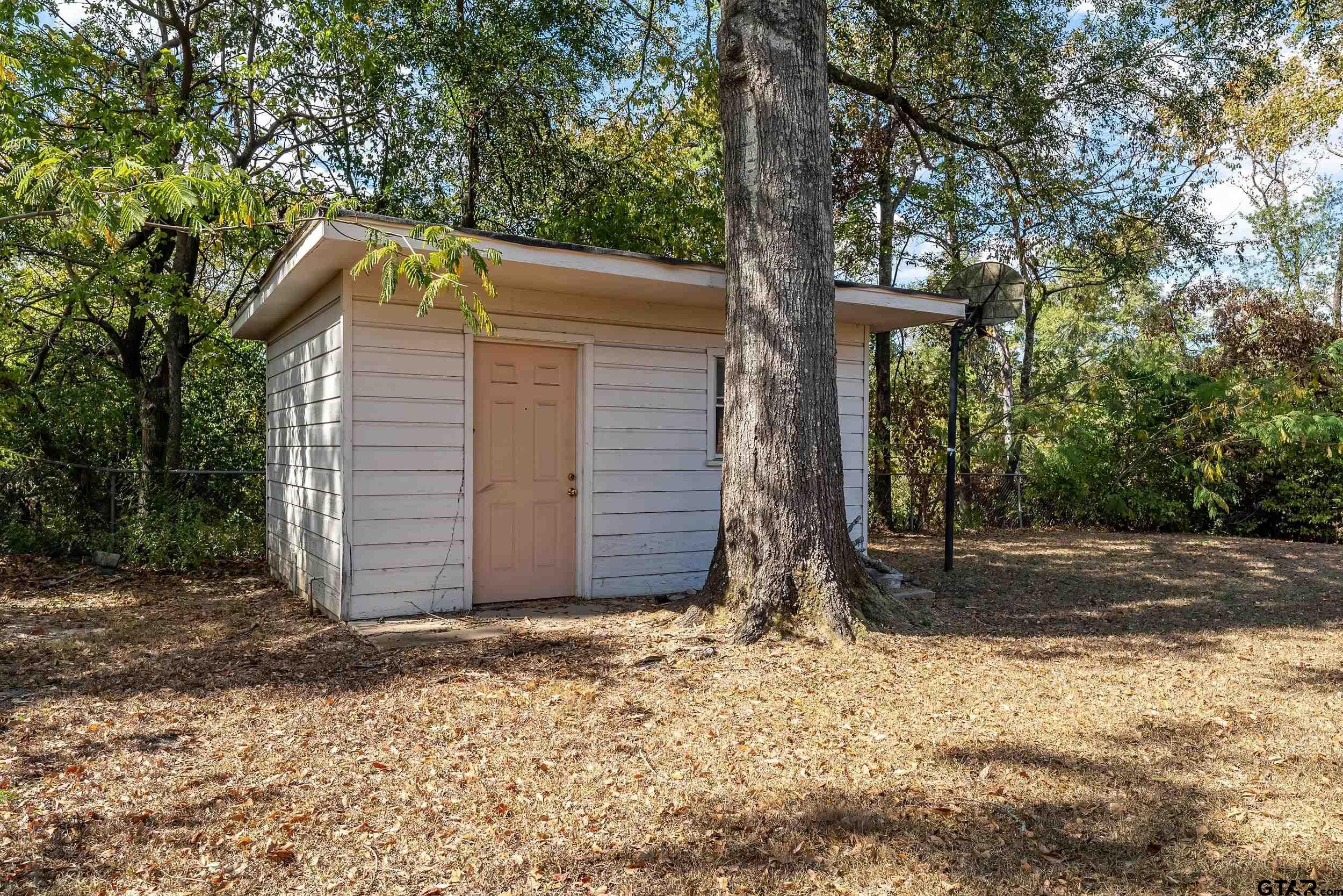 1910 Bradshaw Drive