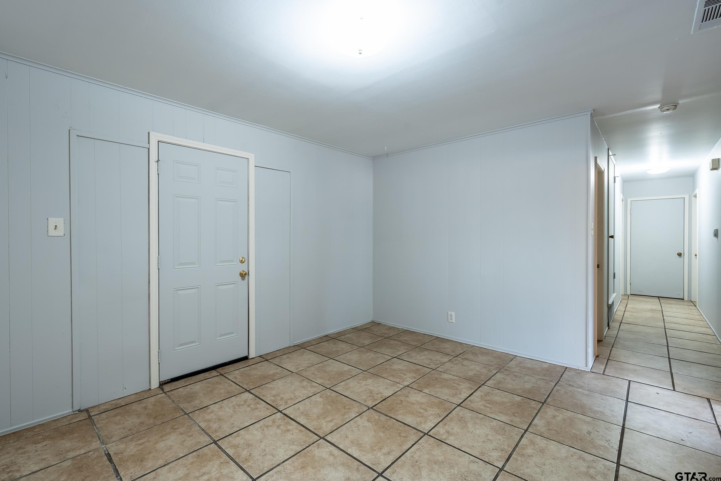 1910 Bradshaw Drive