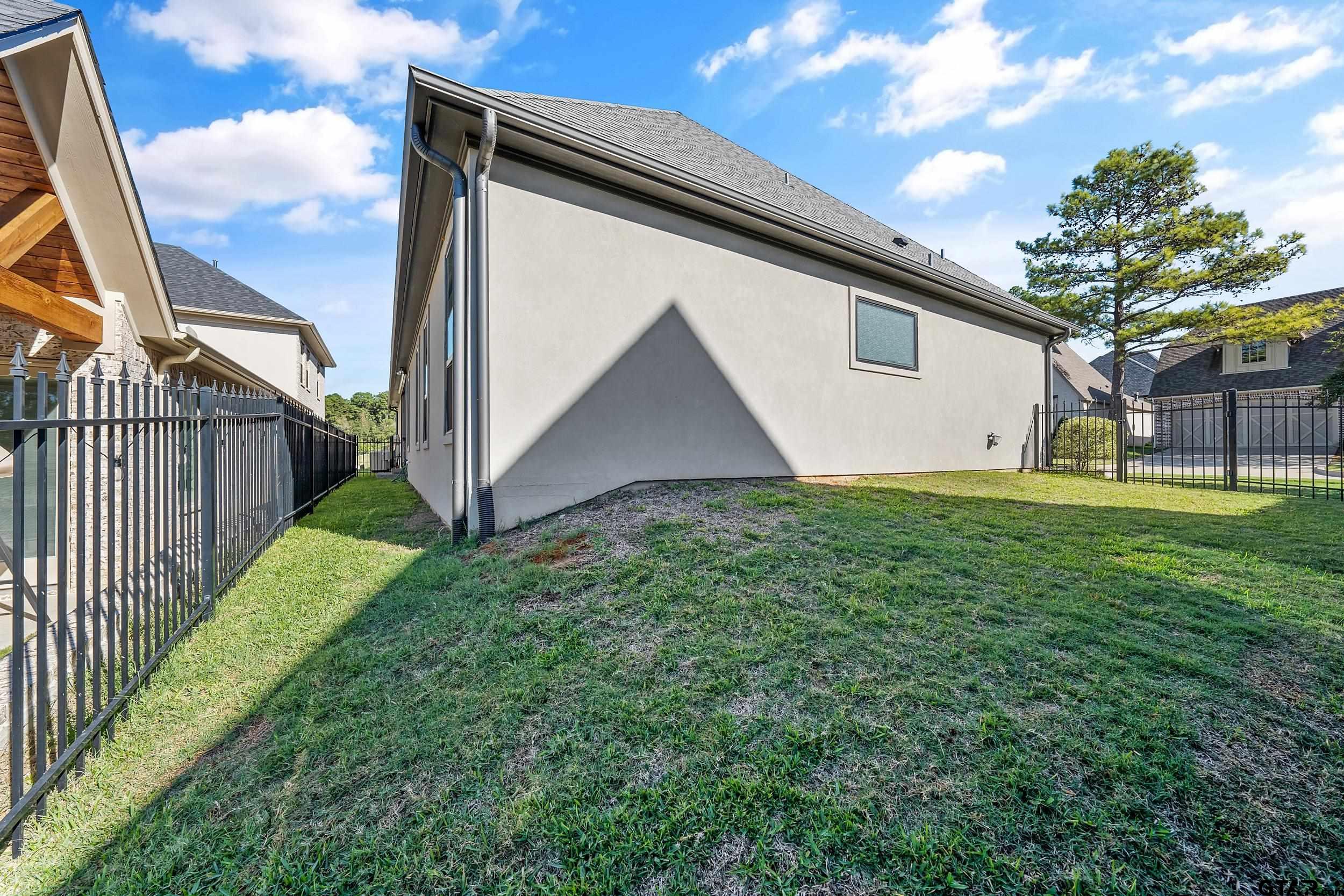 7323 Lake Pointe Cv