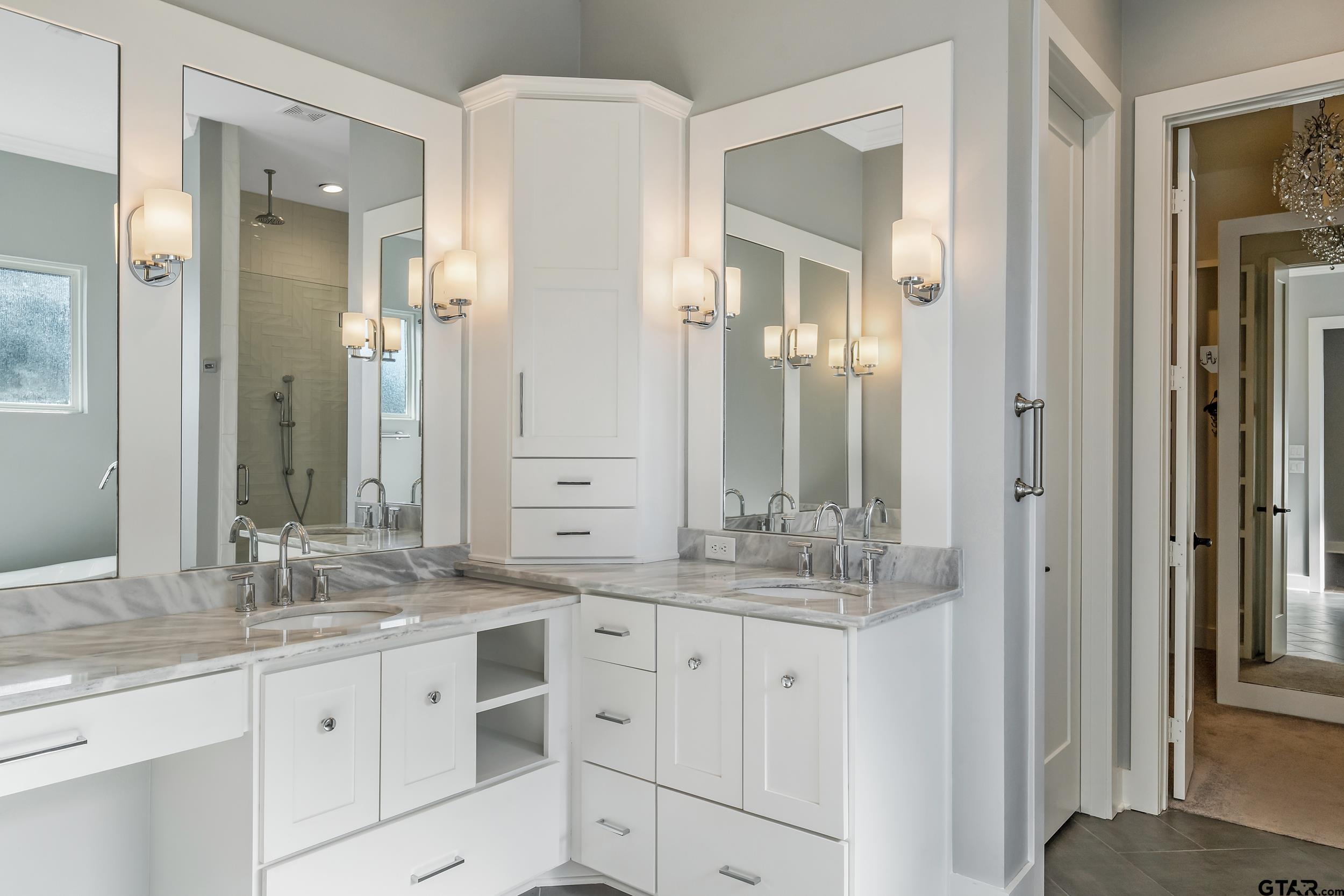 7323 Lake Pointe Cv