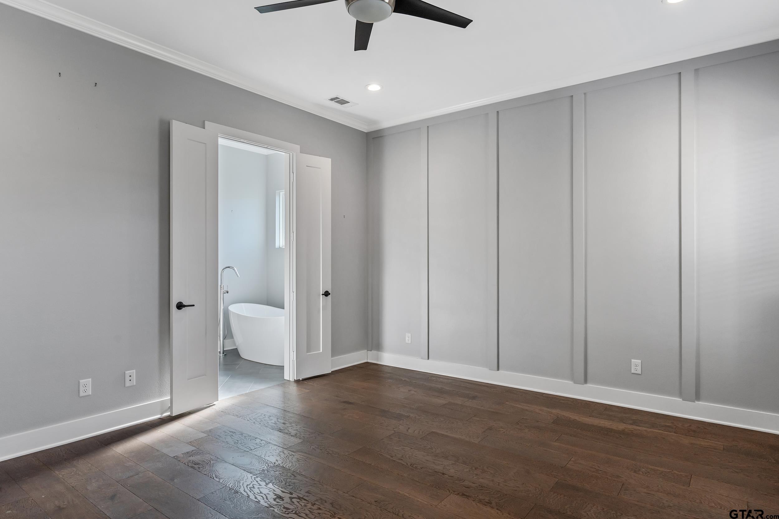7323 Lake Pointe Cv