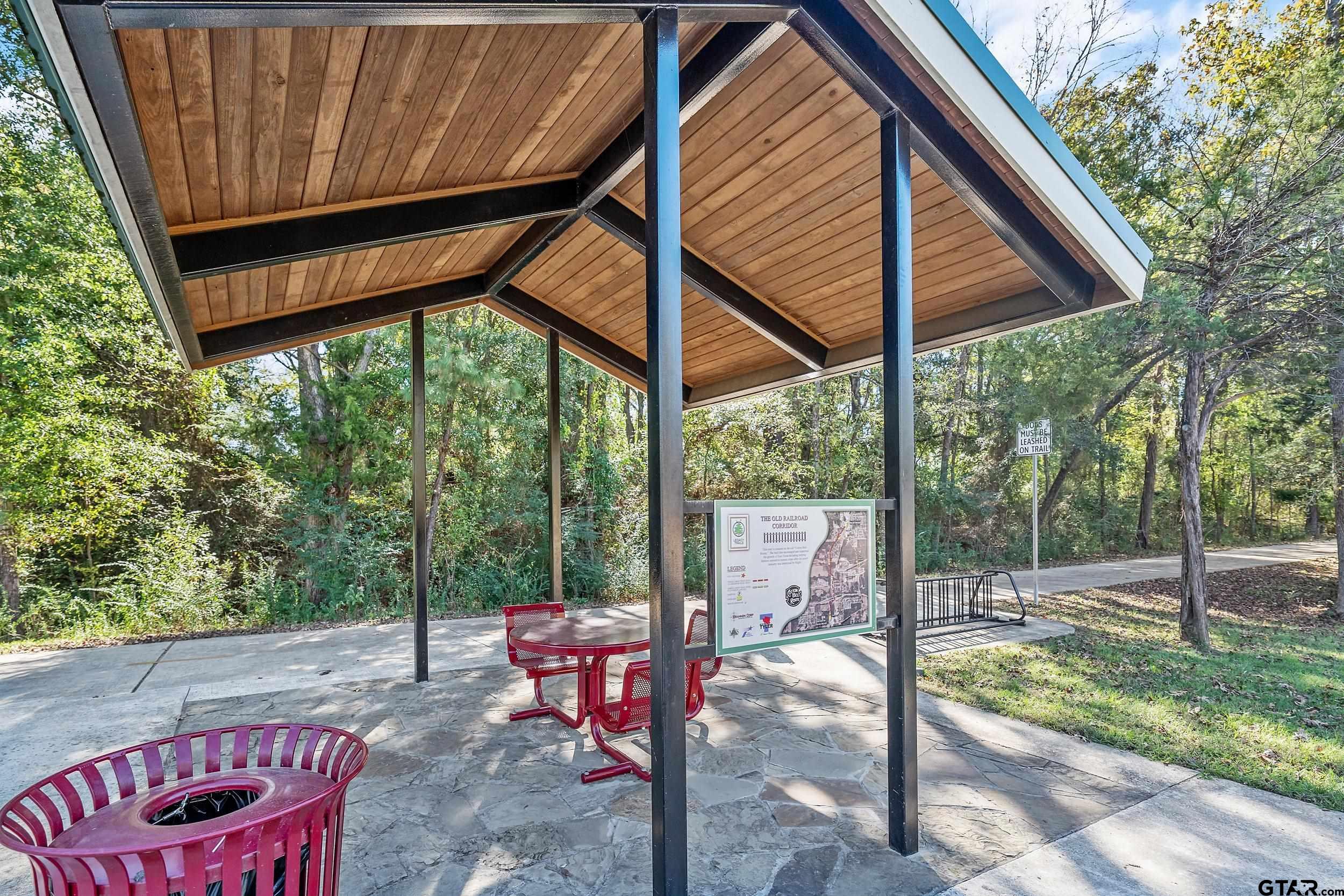 7323 Lake Pointe Cv