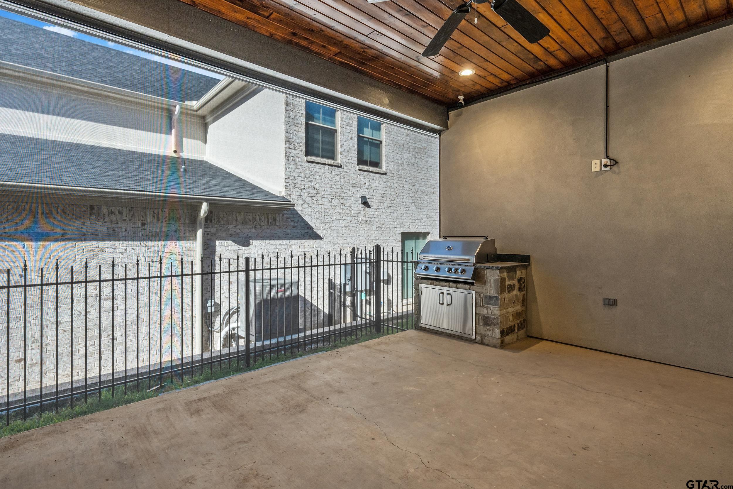 7323 Lake Pointe Cv