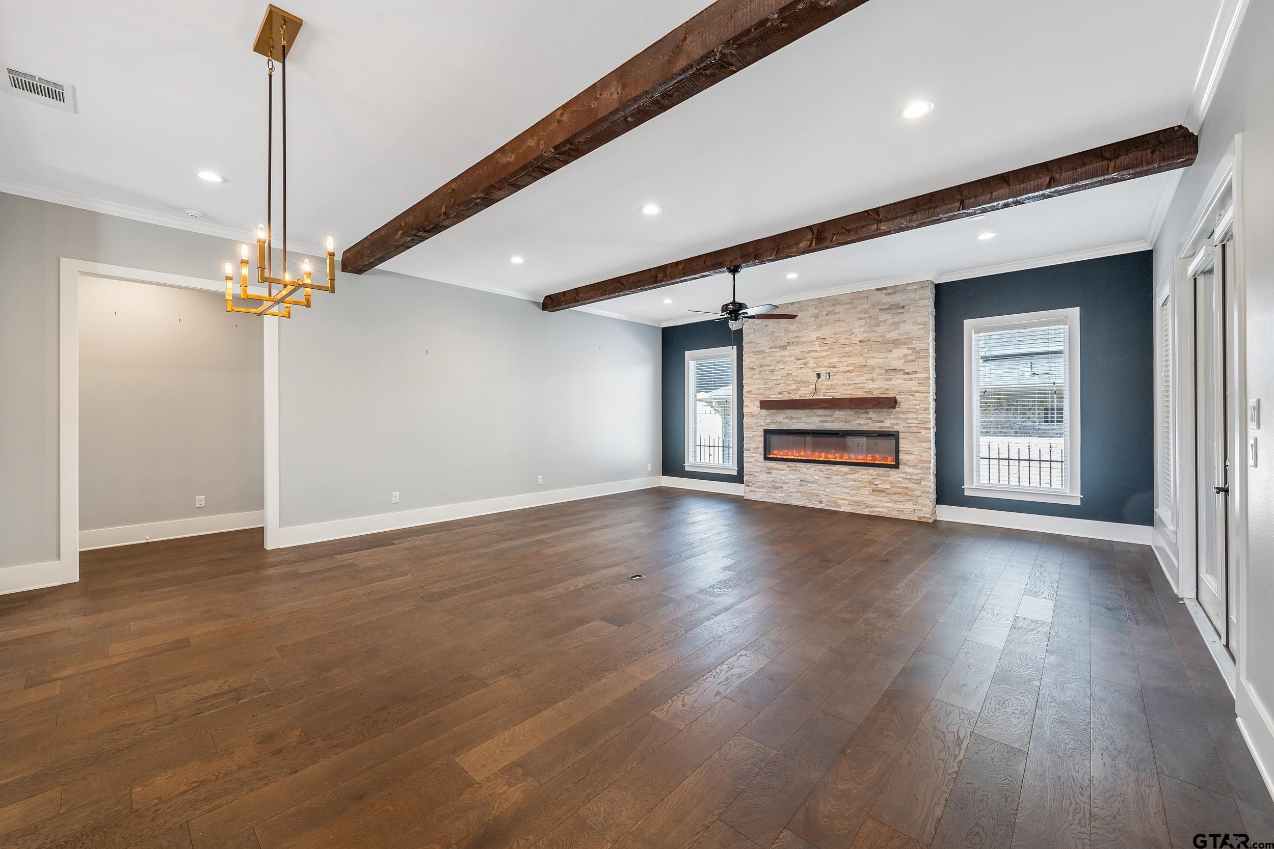 7323 Lake Pointe Cv