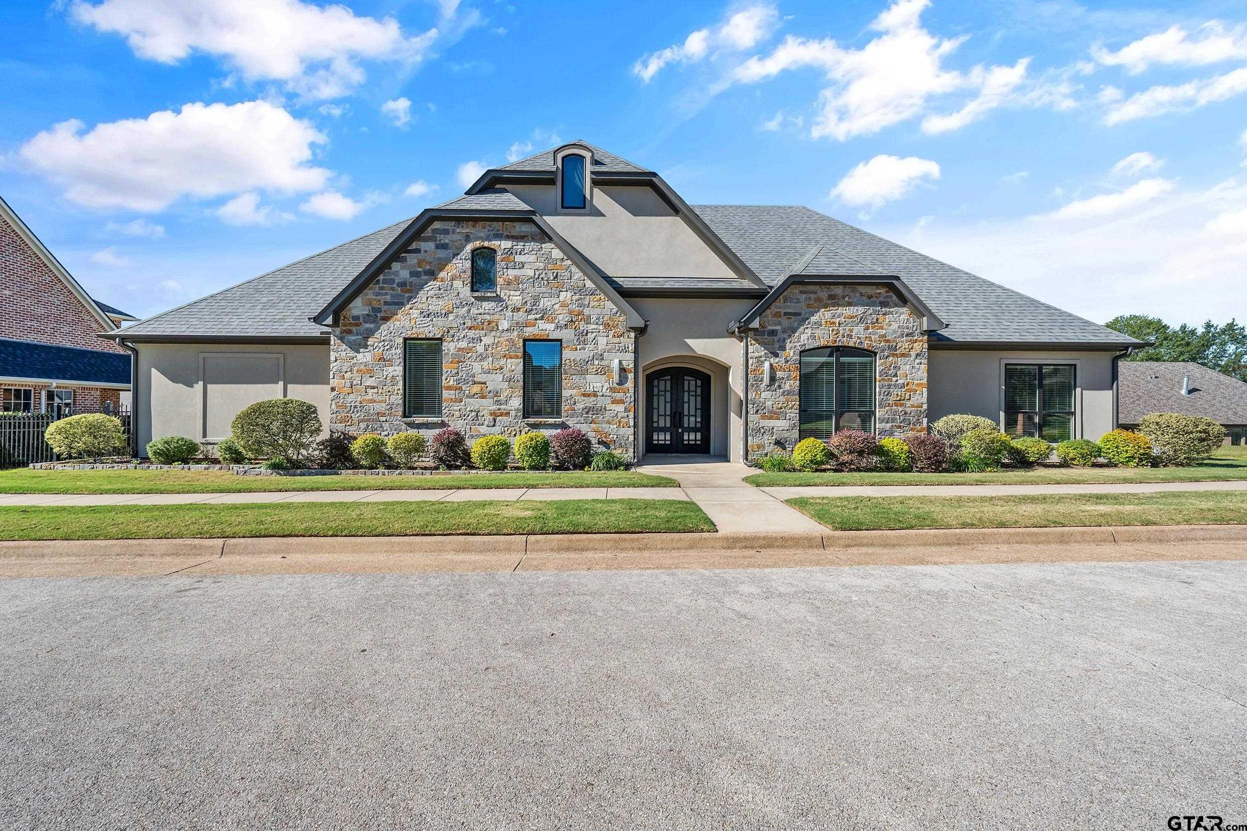 7323 Lake Pointe Cv