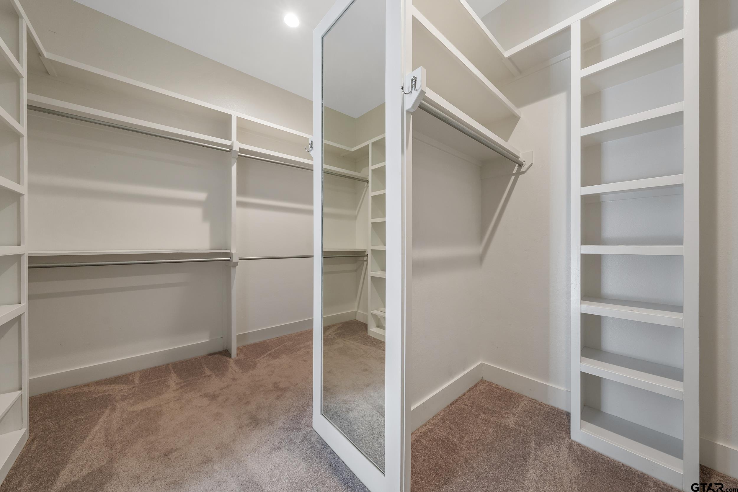 7323 Lake Pointe Cv